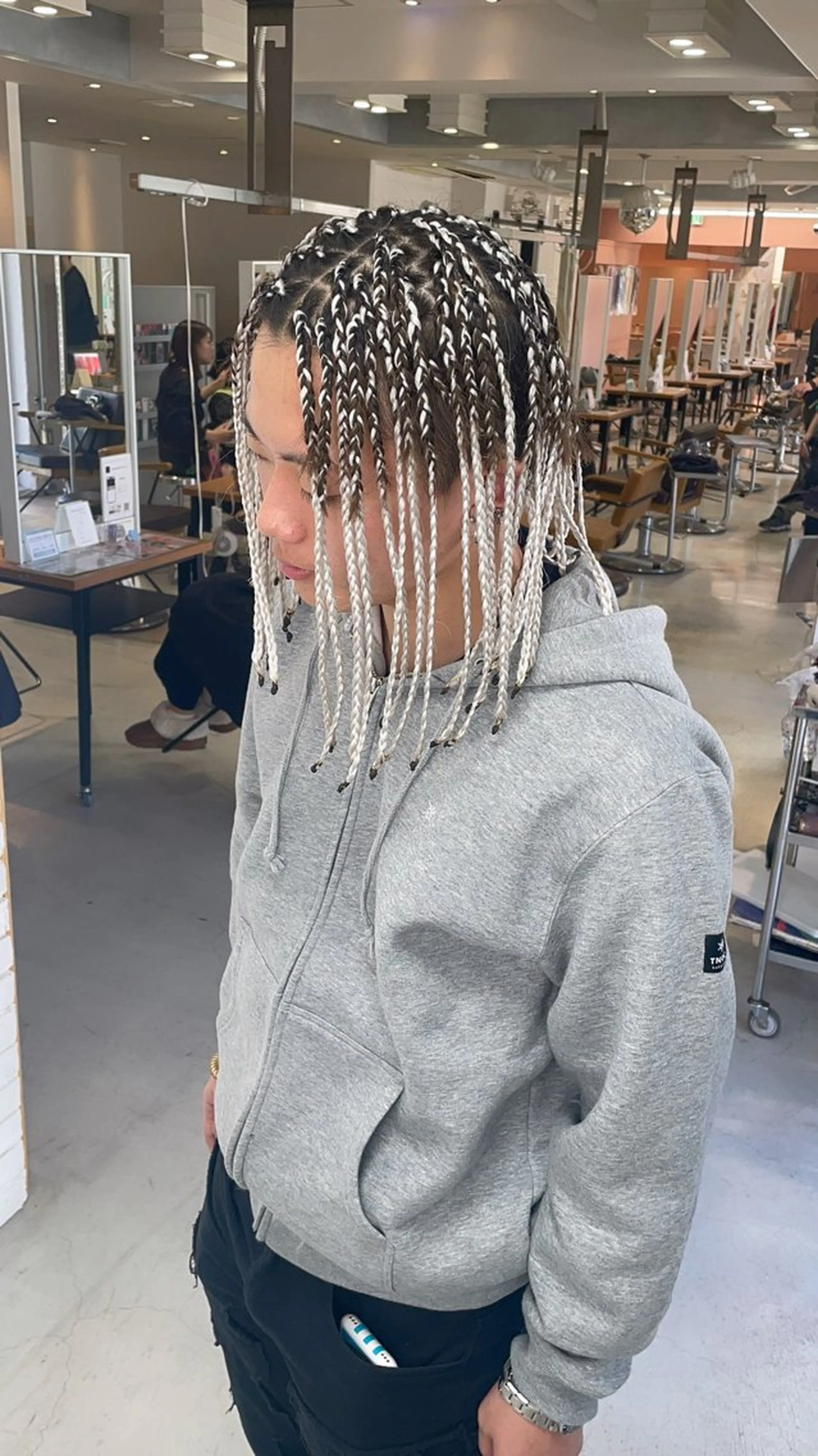 ショート エクステ トリートメント エクステ 派手髪支持率No1 Eisukeのヘアスタイル