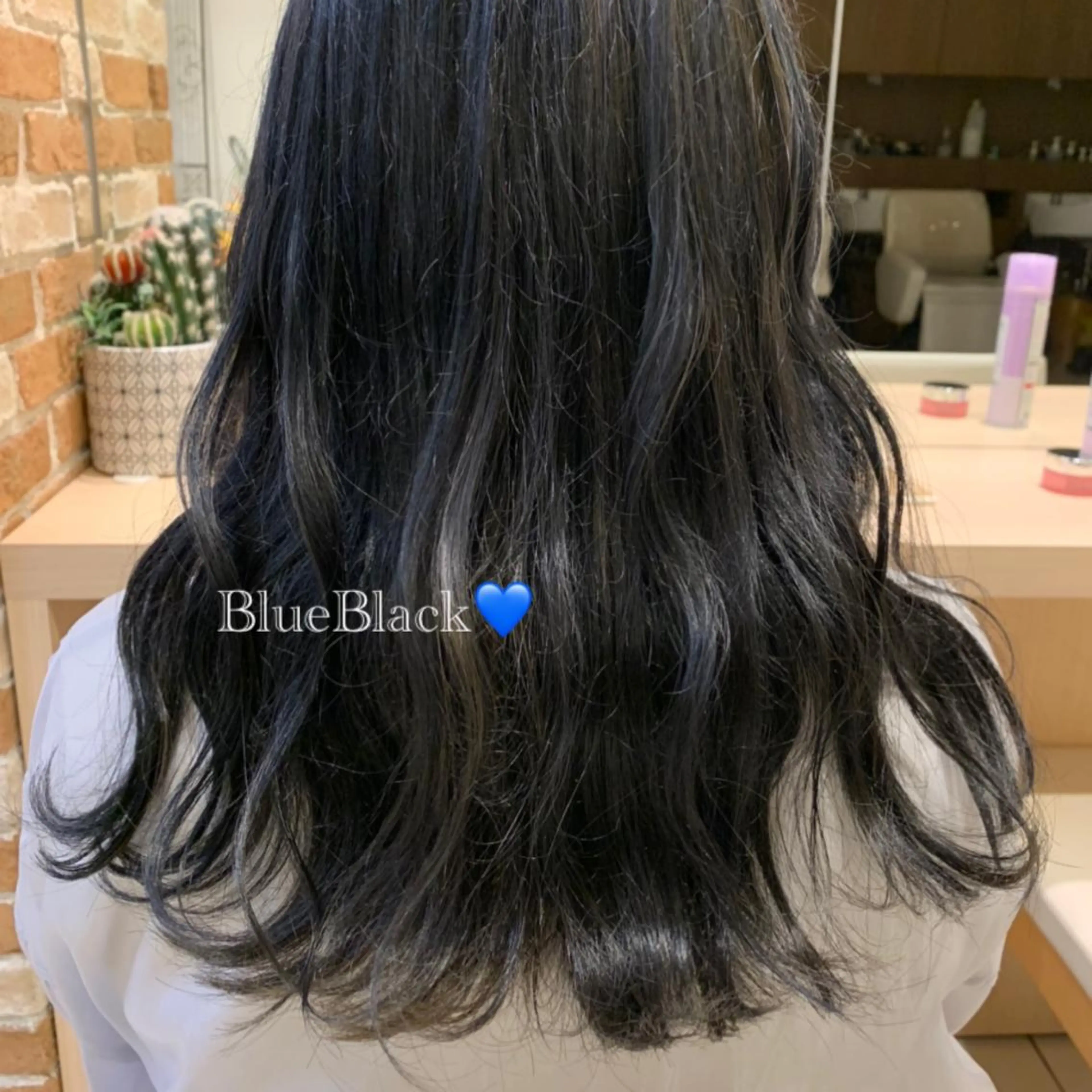 ロング 副店長 星野 梨南葉のヘアスタイル