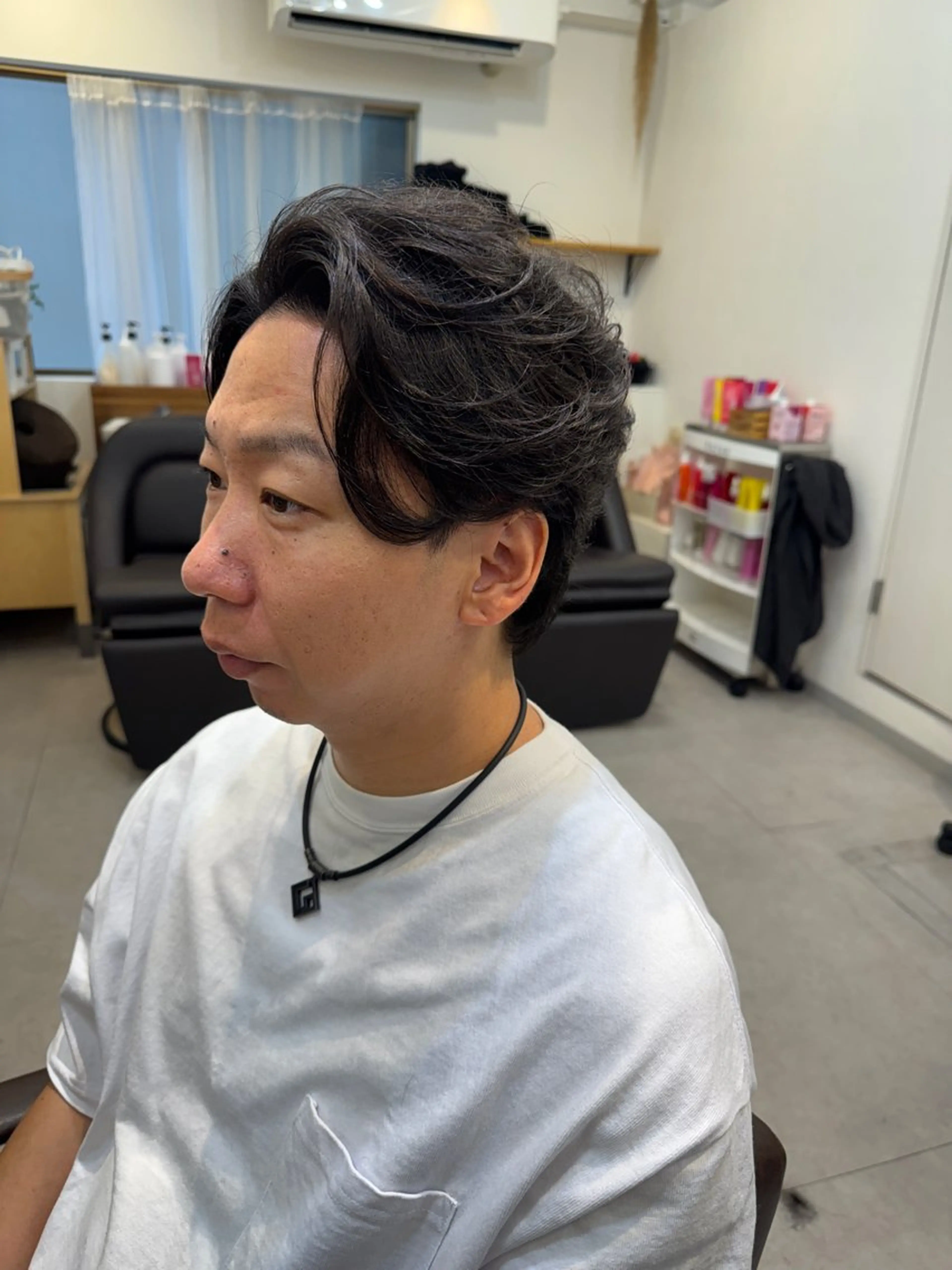 ミディアム パーマ メンズ ミディアムパーマ フェザーパーマ メンズパーマ カット パーマ トリートメント 似合う髪型が 分からない方へのヘアスタイル