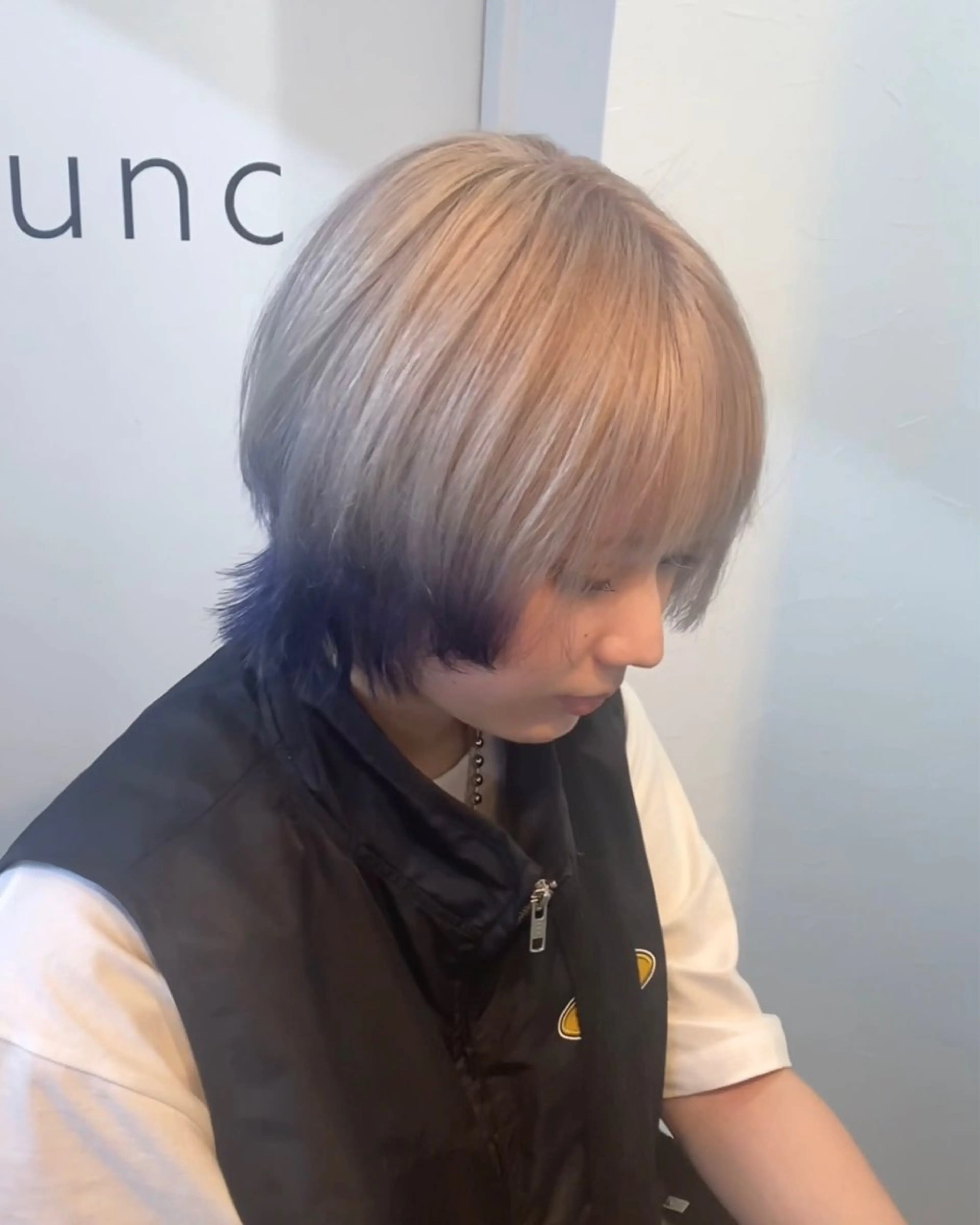ショート カラー ブリーチ デザインカラー ハイトーンカラー 似合わせカット ウルフカット 心斎橋l大人韓国ヘア レイヤー×艶カラーのヘアスタイル