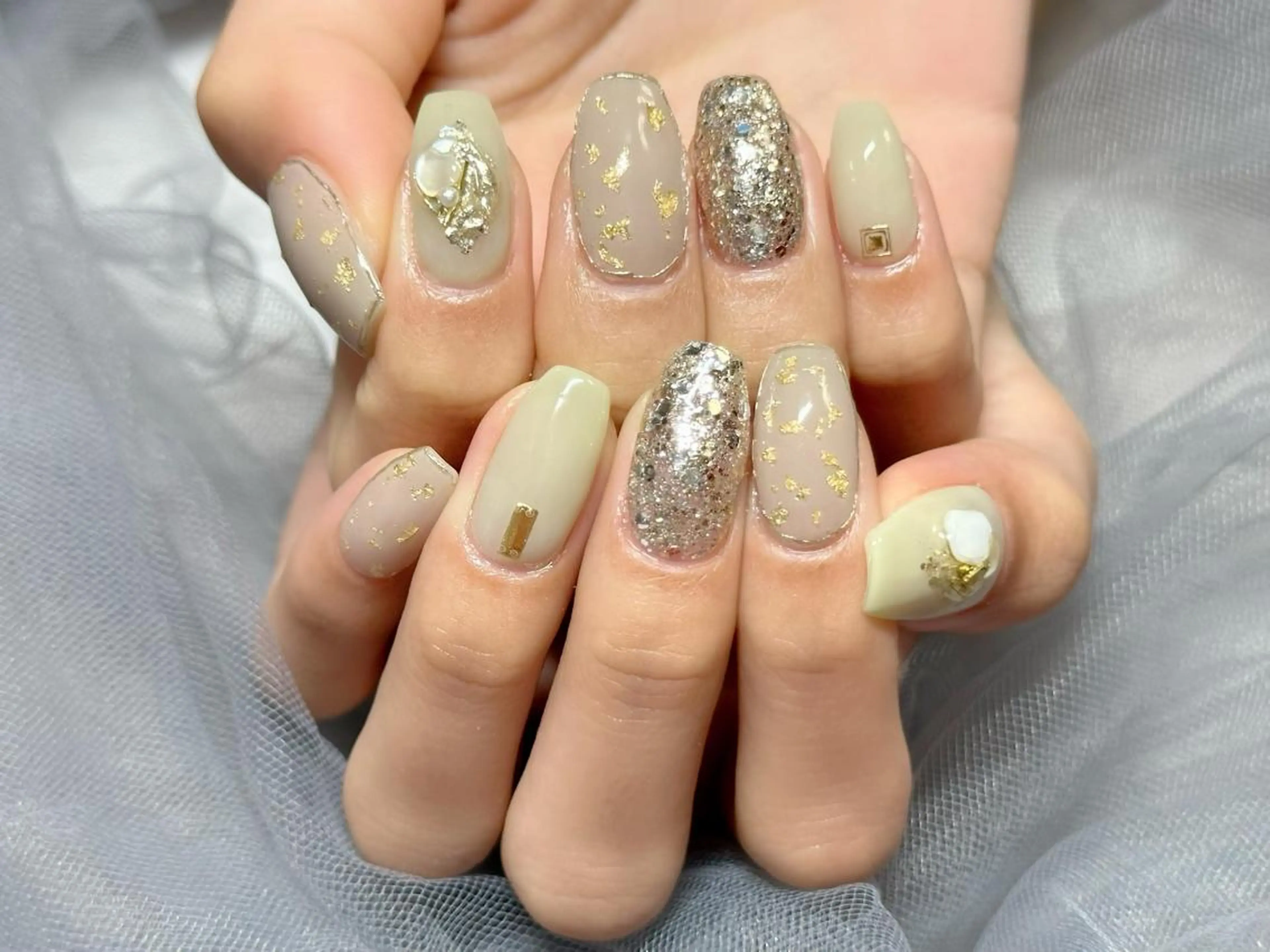 ネイル グリーン ニュアンスネイル ハンドネイル Nail Salon KURELLYのネイルデザイン