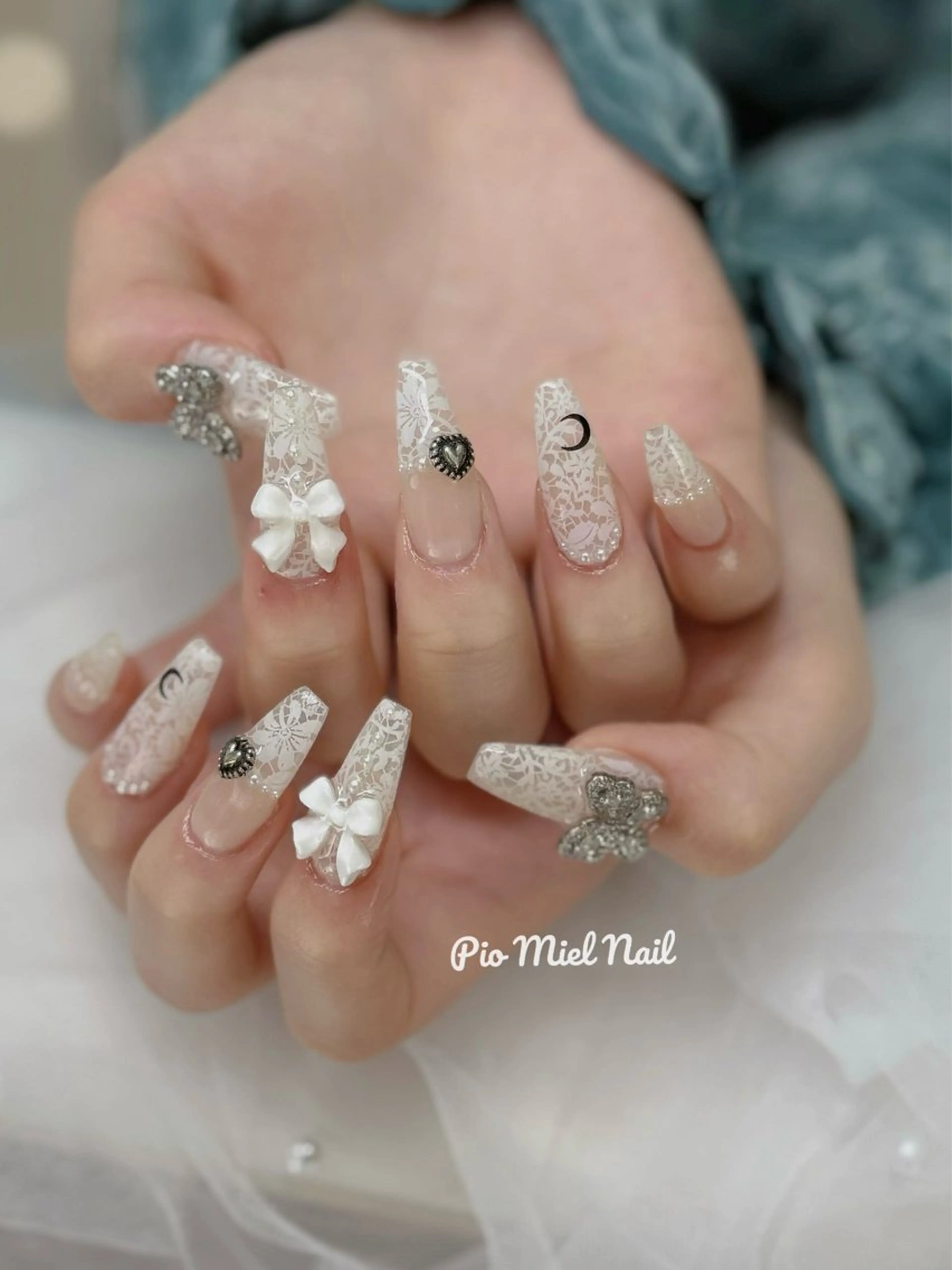 ミディアム Pio Mielのネイルデザイン