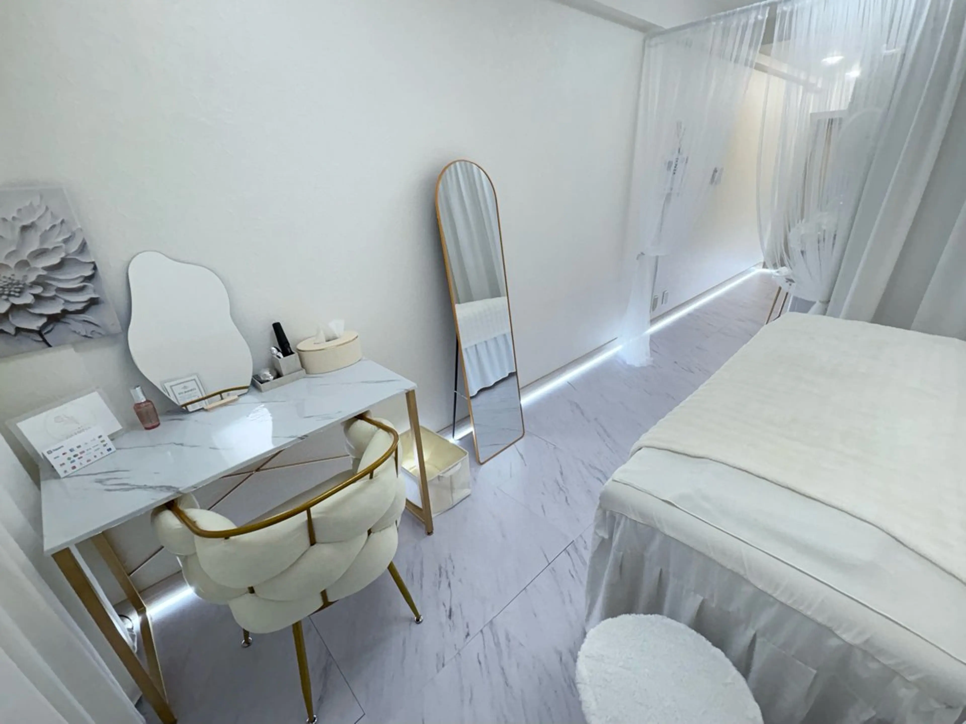 OLYMPIA 小顔 ハーブピーリングのエステ・リラクイメージ