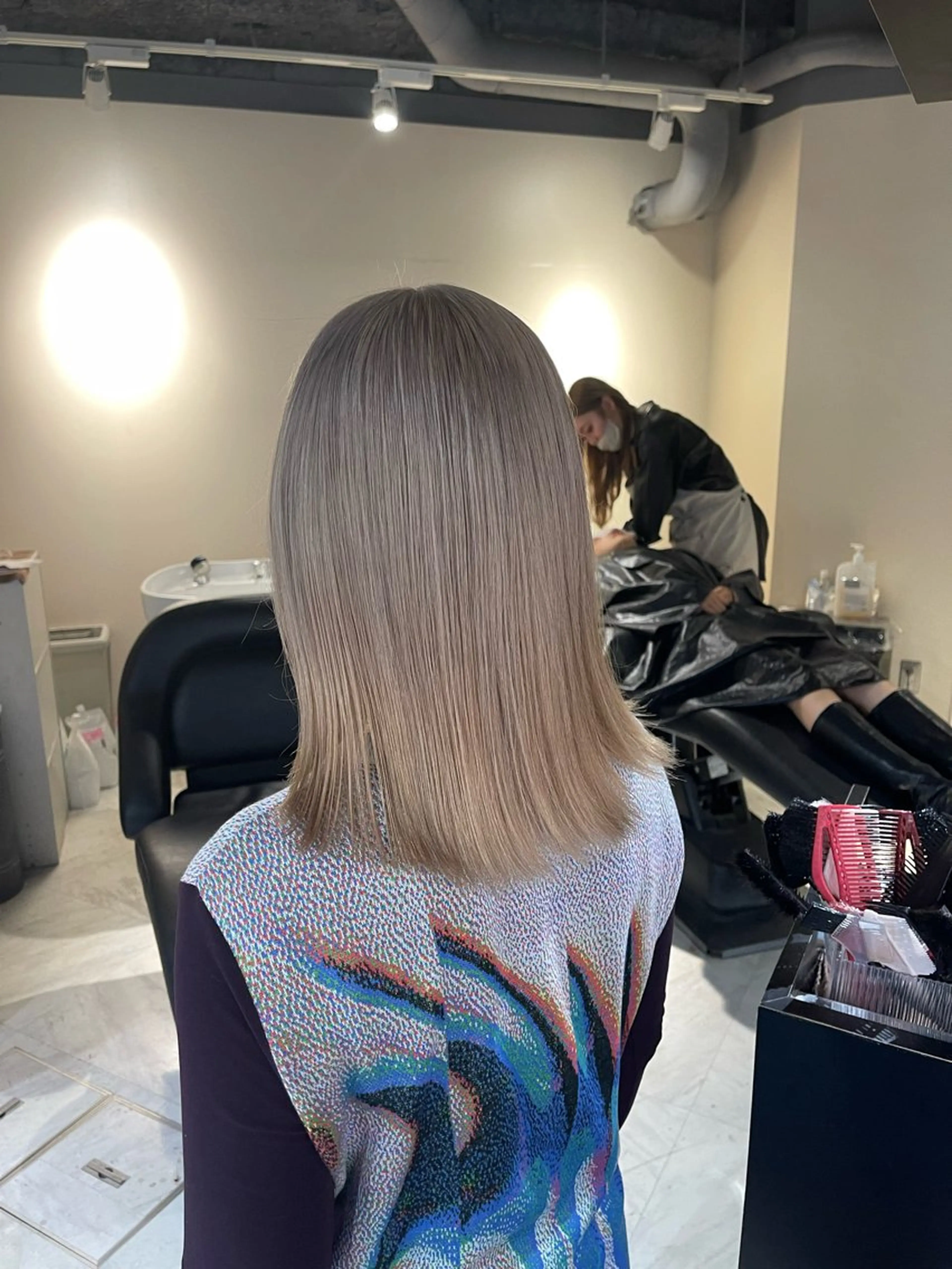 ミディアム ヘアカラー ブリーチ🔥ベージュ /グレー/daikiのヘアスタイル