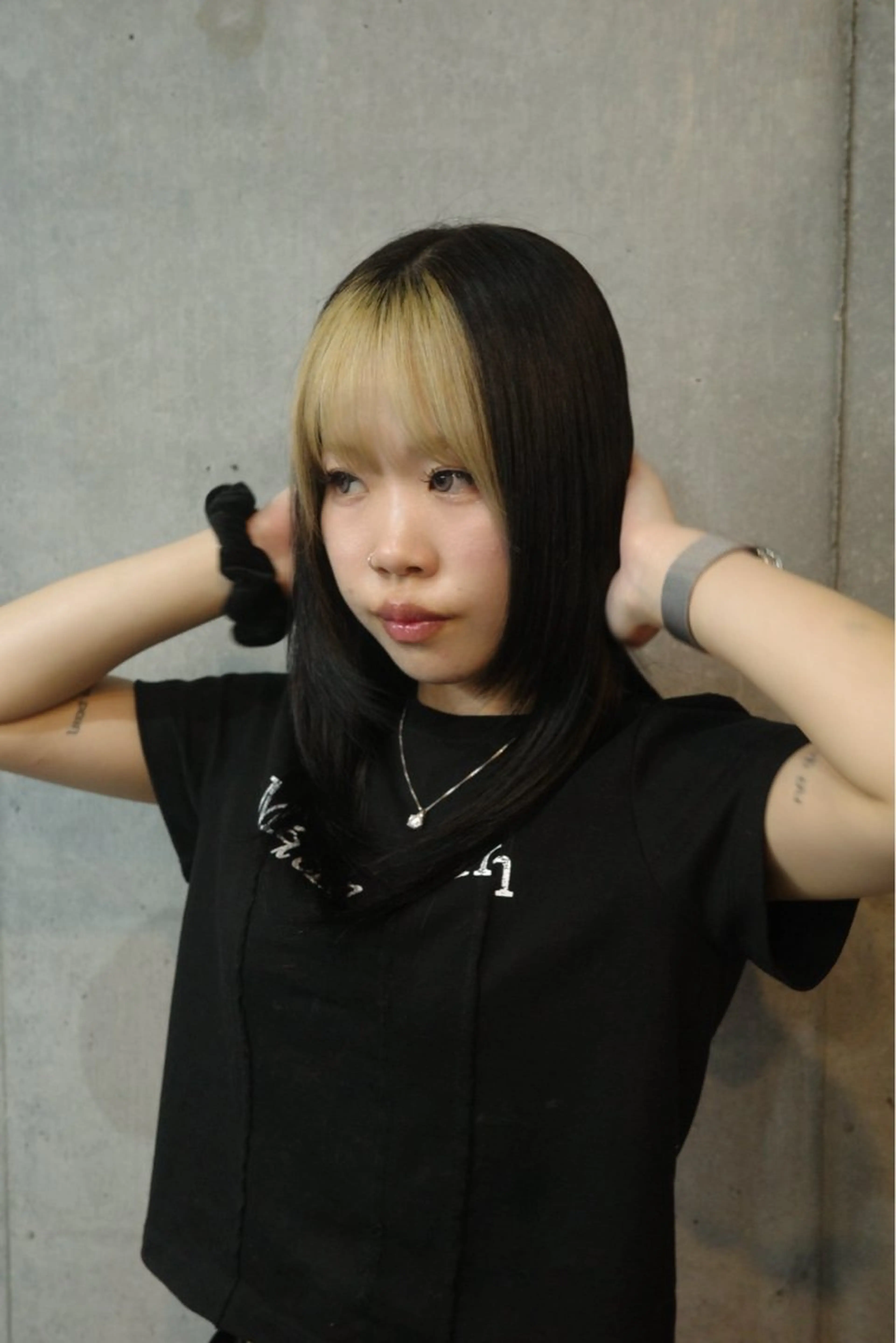 カラー 艶髪/ハイトーン モカのヘアスタイル