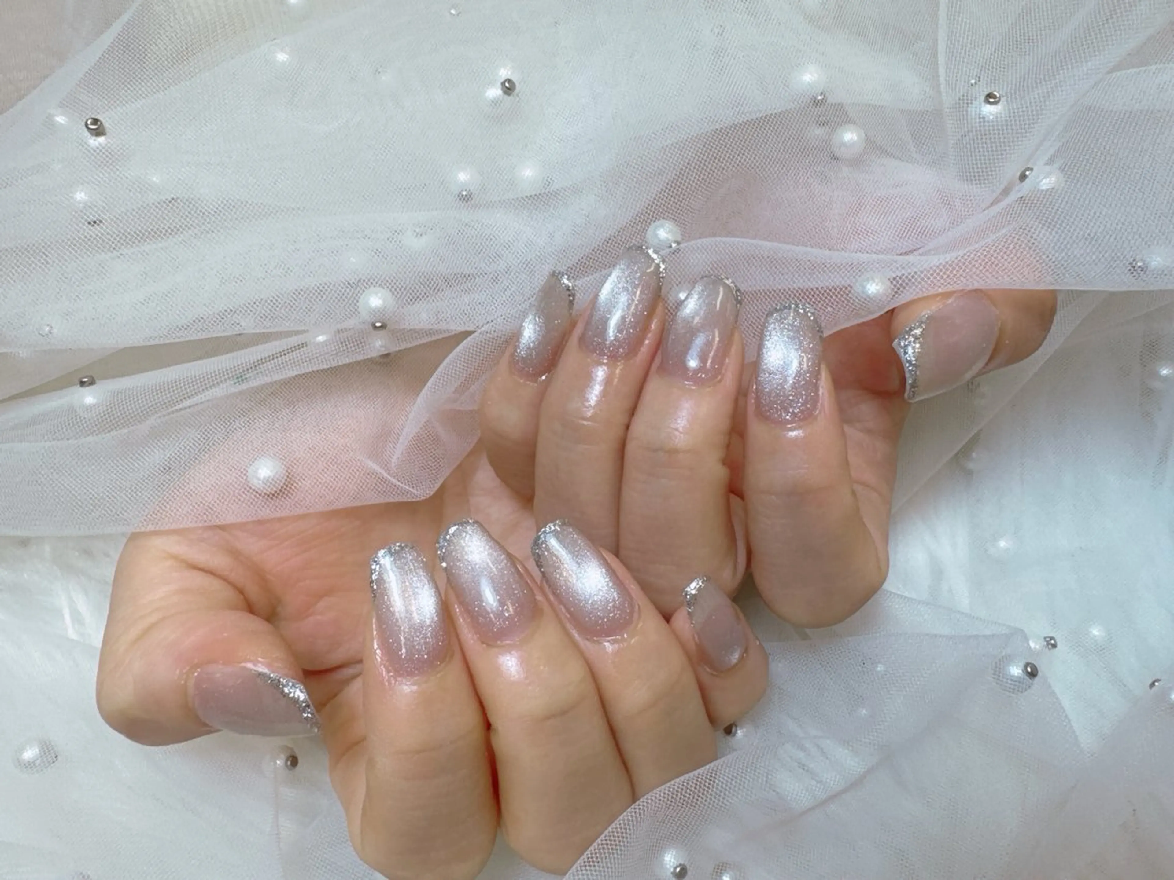 ネイル フラッシュネイル フラッシュマグ フレンチネイル ガラスフレンチ キラキラネイル Queeens nailのネイルデザイン