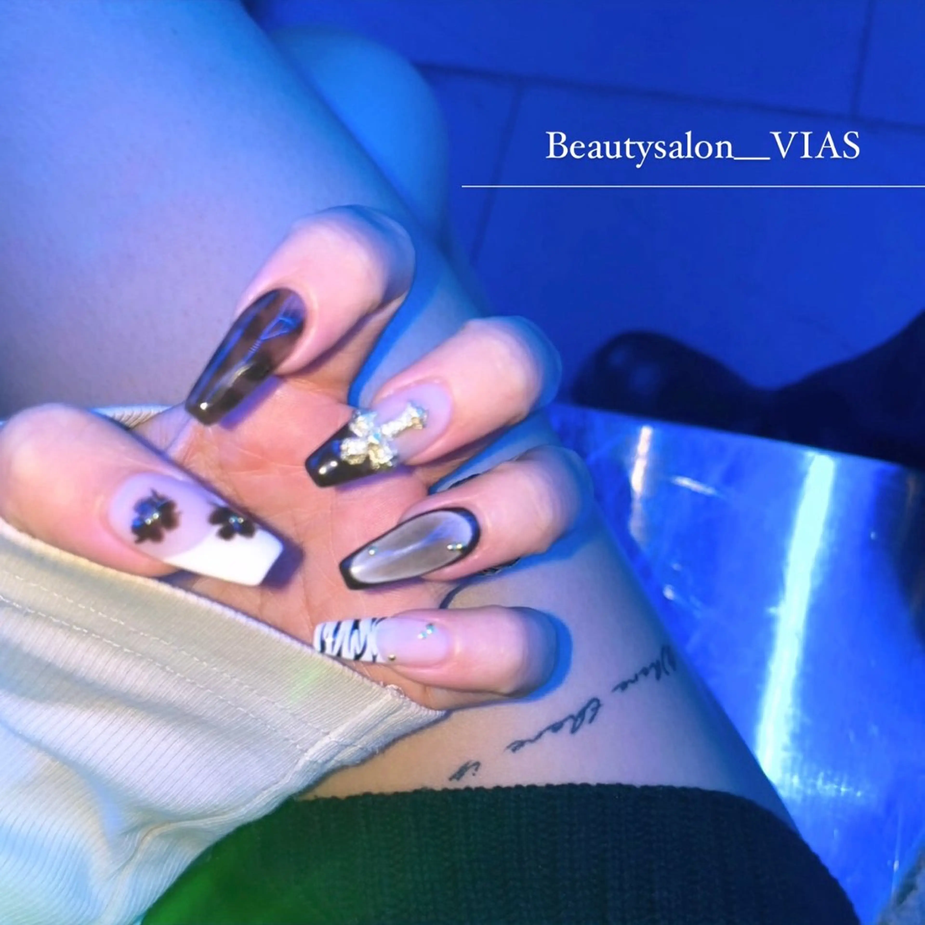 ネイル ハンドネイル VIAS 〜EYE&NAIL〜のネイルデザイン