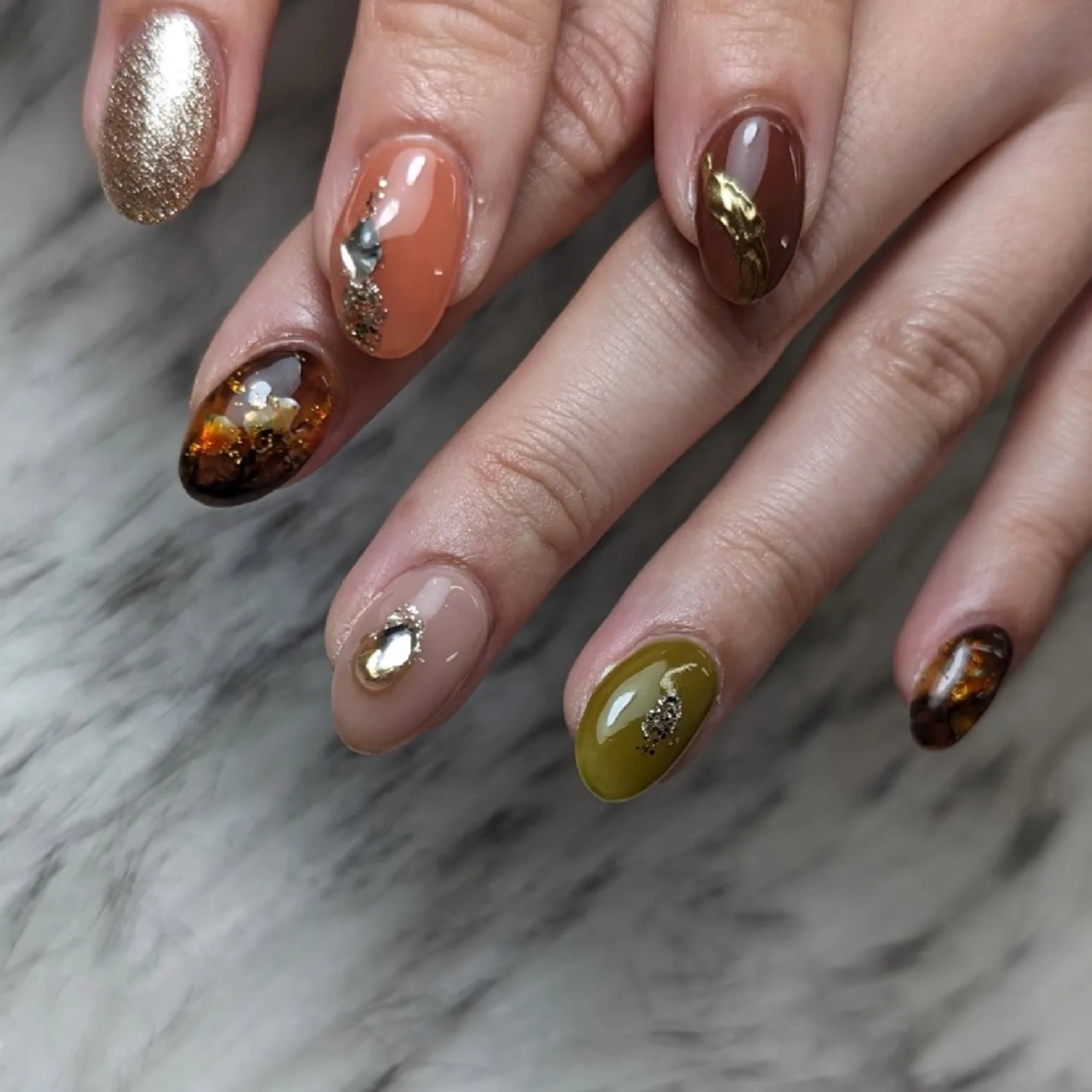 ネイル ハンドネイル RUNWAY 　　の眉毛・アイブロウイメージ