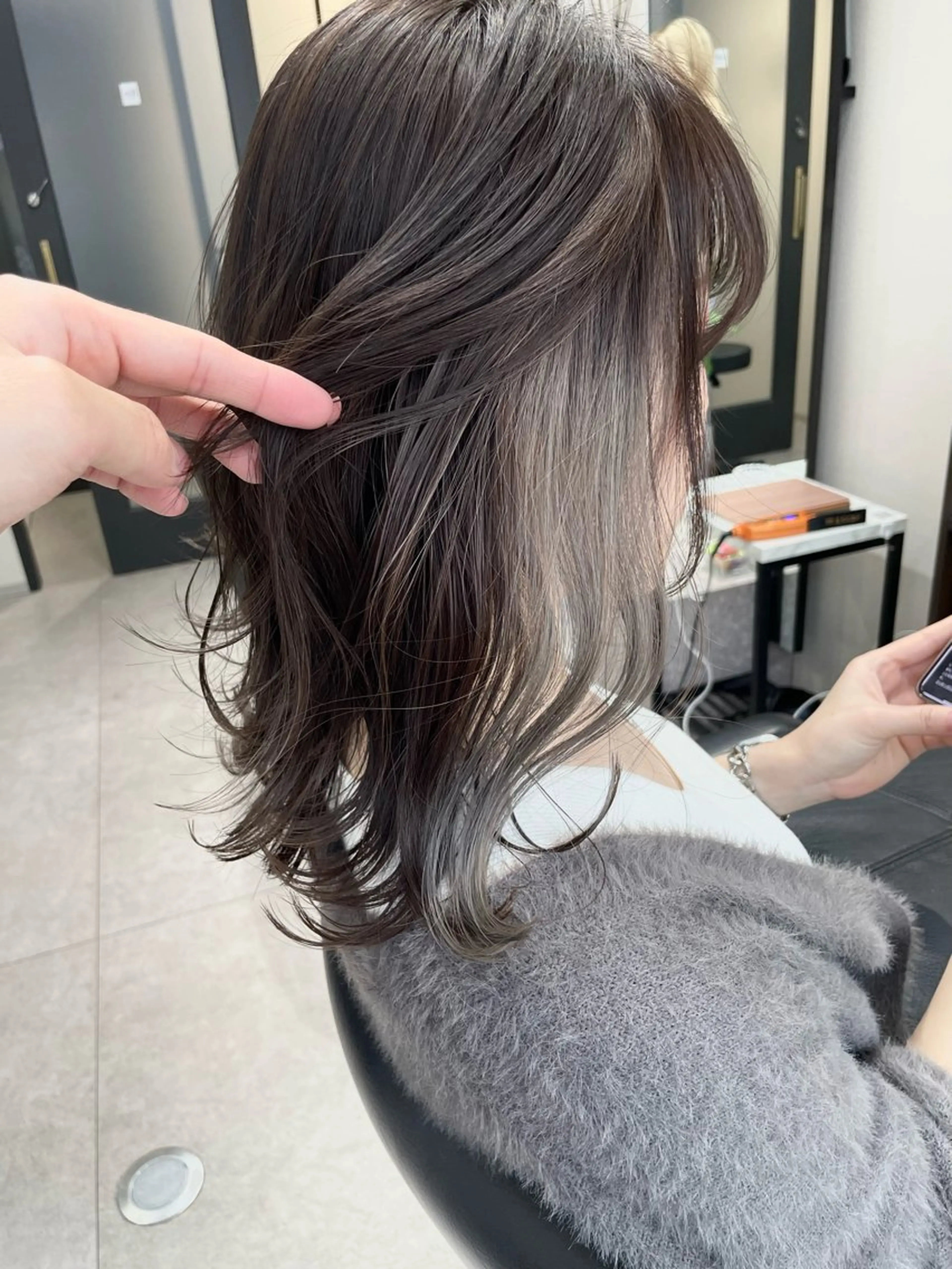 ミディアム カット ヘアカラー 髪質改善will hairdesignのヘアスタイル