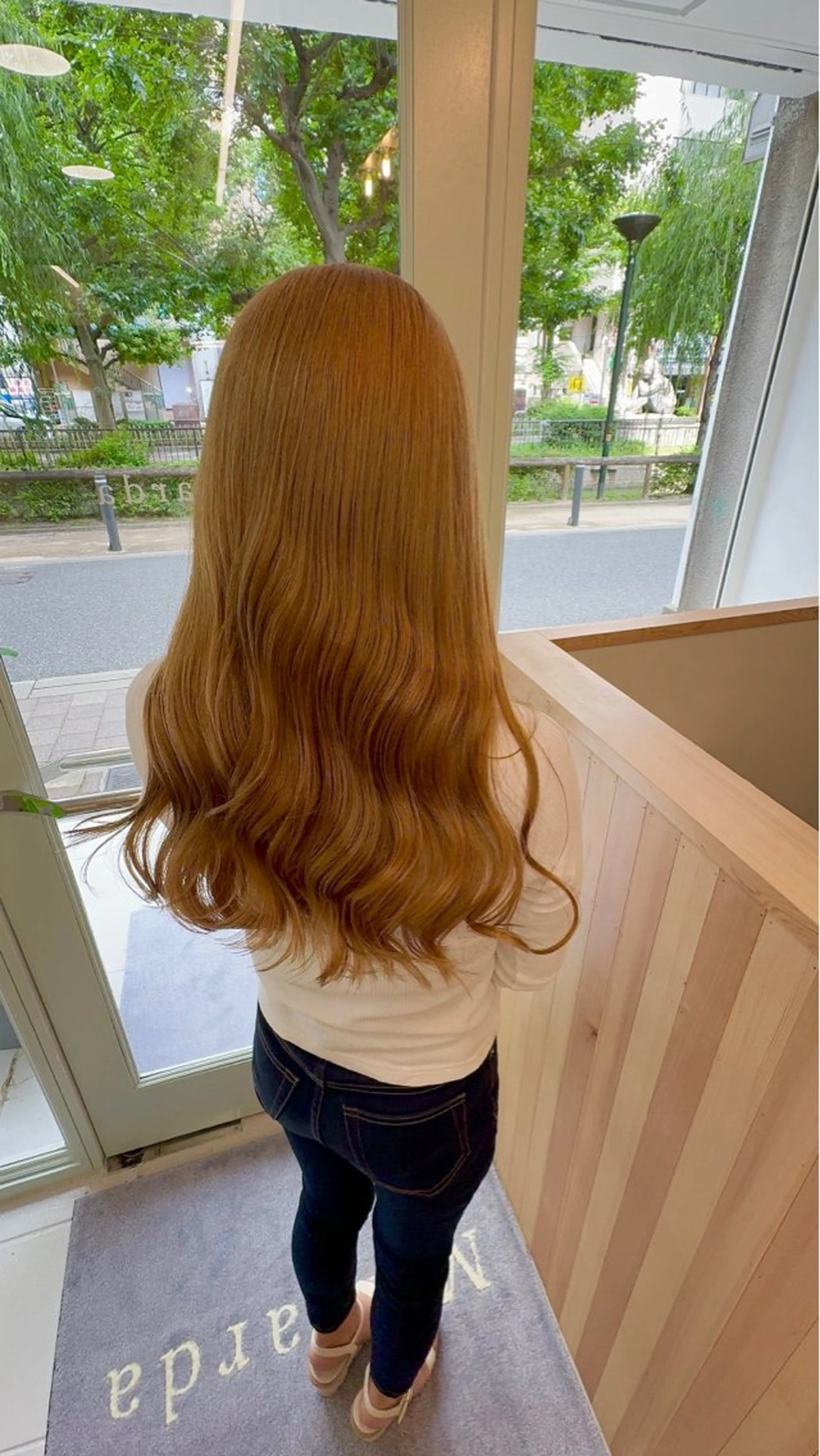 ミディアム カラー ブリーチ矯正💐 ミルクティー💐ナオのヘアスタイル