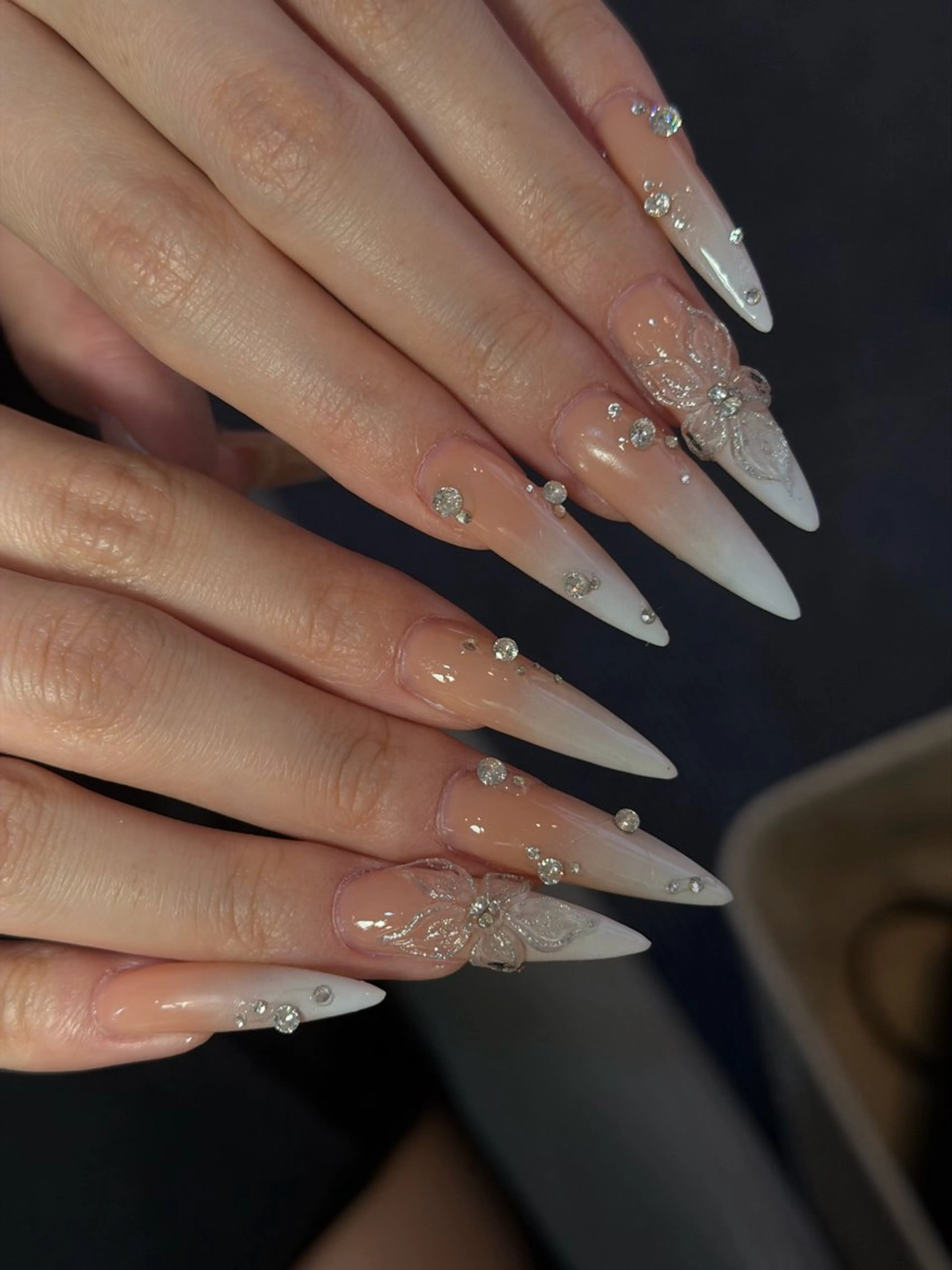 ネイル ジェルネイル キラキラネイル 韓国ネイル レース ロングネイル ハンドネイル CoMo Nailのネイルデザイン