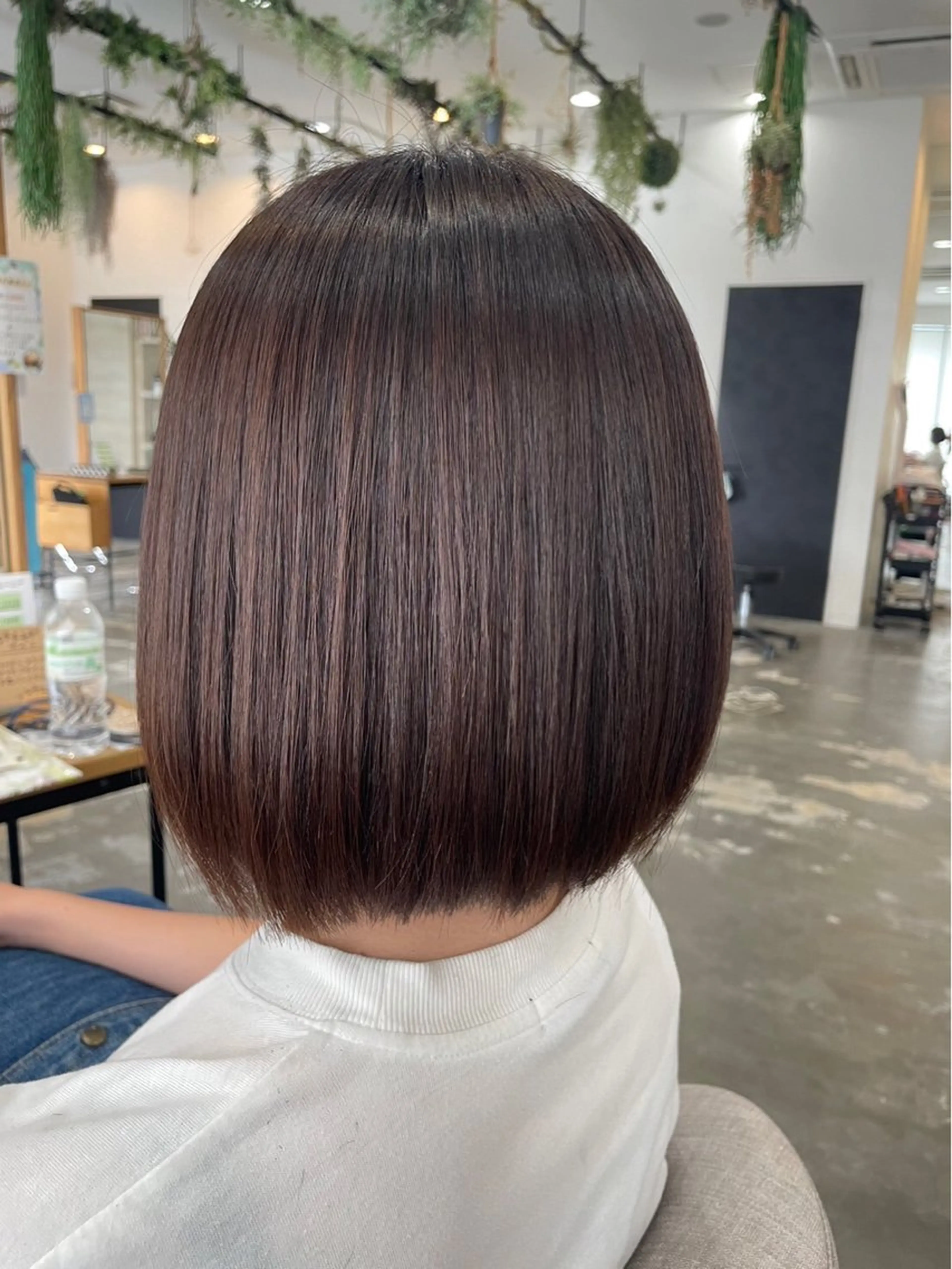 ミディアム 新畑 京子のヘアスタイル