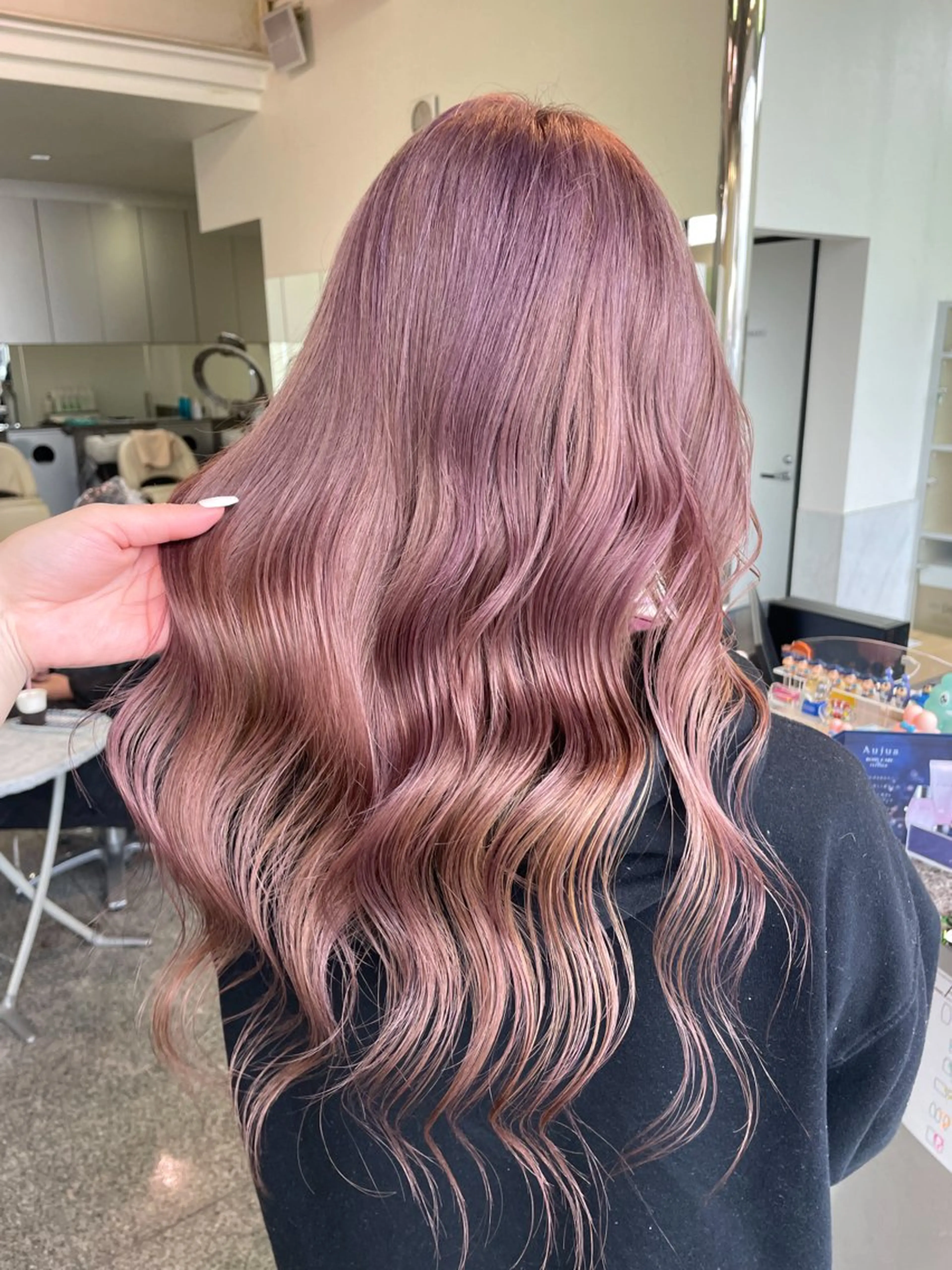 セミロング カラー ブリーチ ピンクカラー シルバー カット ヘアカラー トリートメント ハイトーン/ブリーチ 🤍足立里湖のヘアスタイル