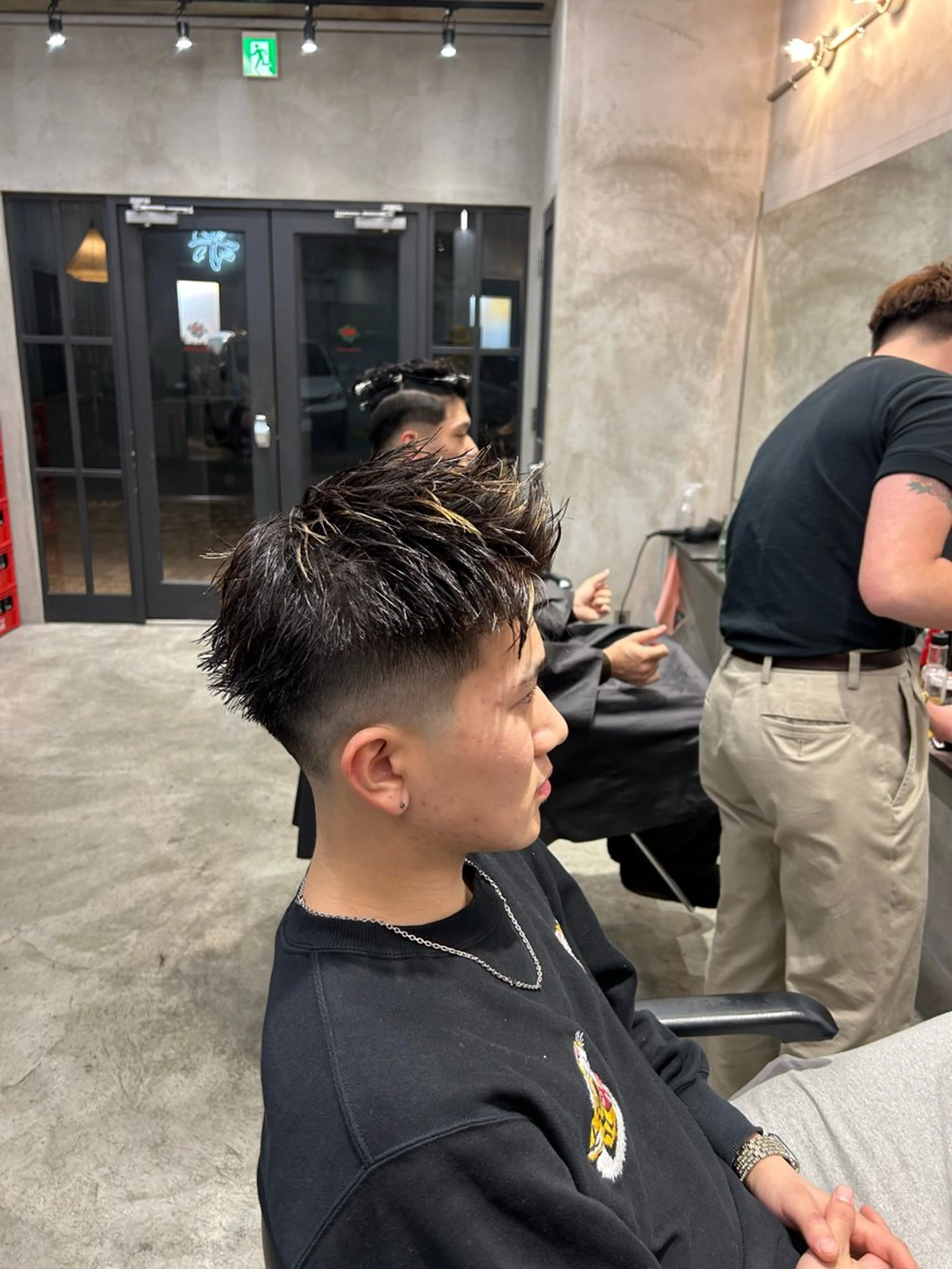 ショート メンズ フェードカット 【明大前フェード/ メンズパーマ/岳】のヘアスタイル