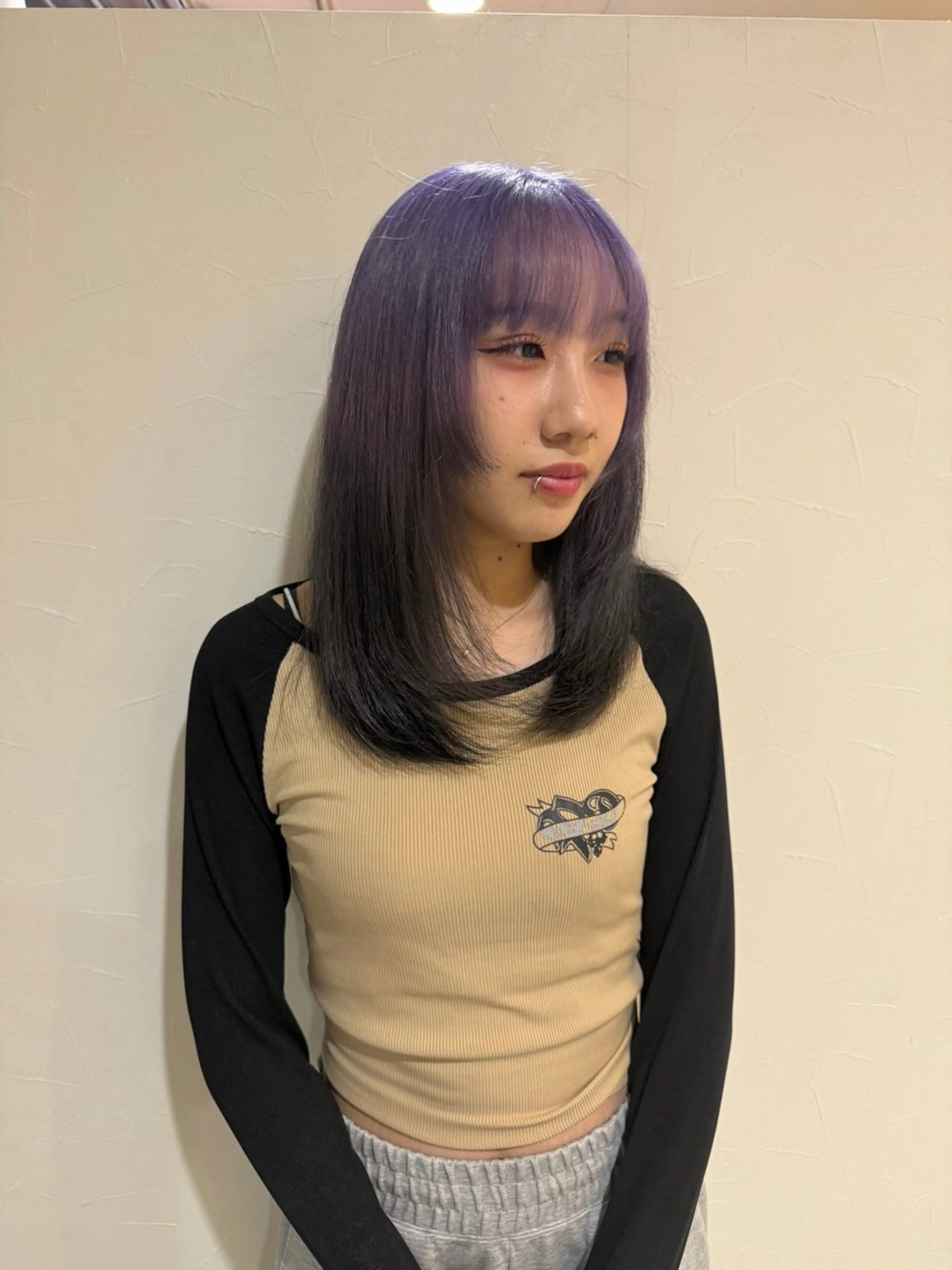 セミロング カラー 黒髪 デザインカラー パープルカラー 池田凛/ ハイトーンカラーのヘアスタイル