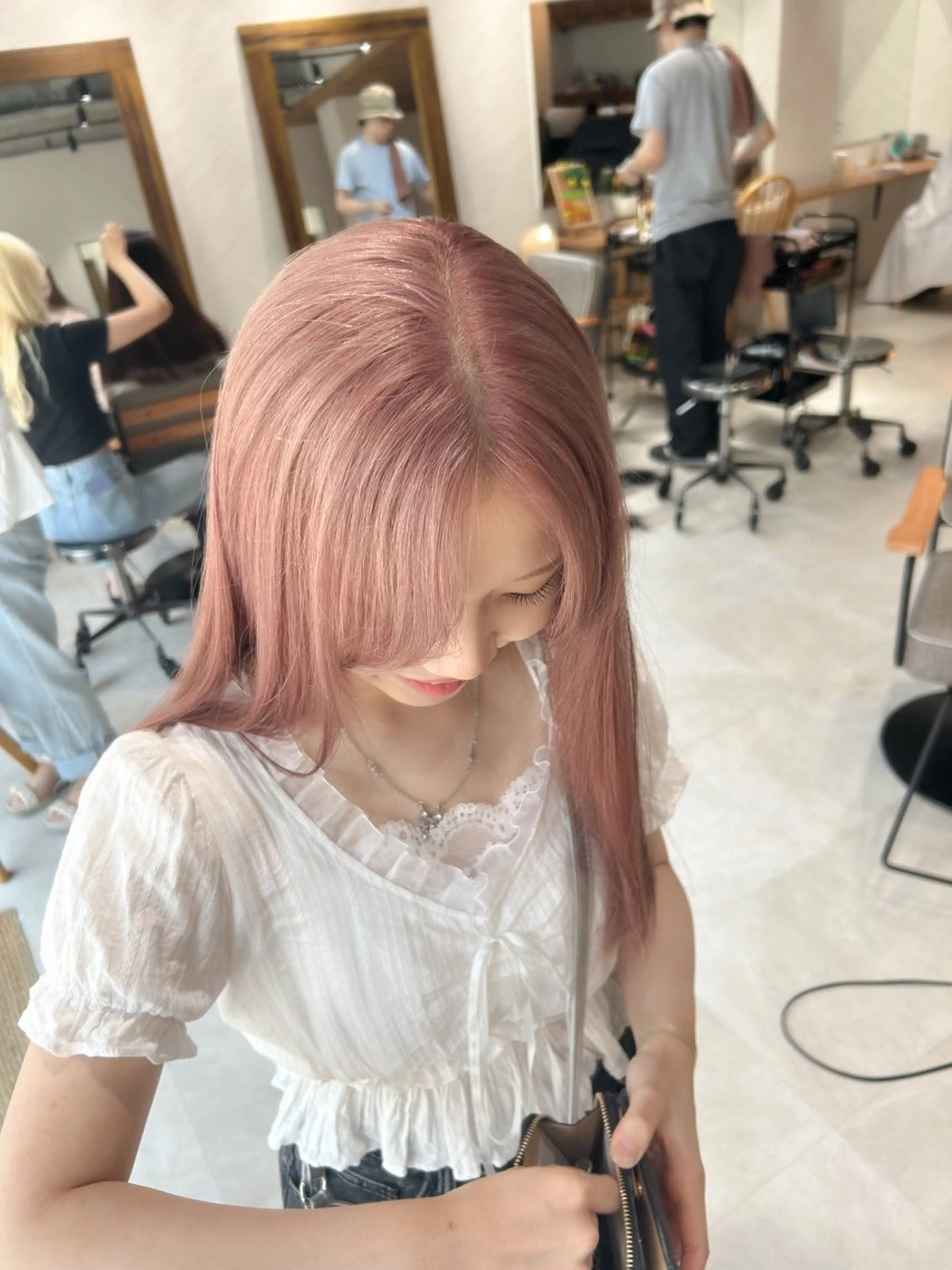 セミロング カラー ベージュカラー ピンクカラー ピンクベージュ 🎀レイヤー・艶カラ ー🎀YUMEKAのヘアスタイル