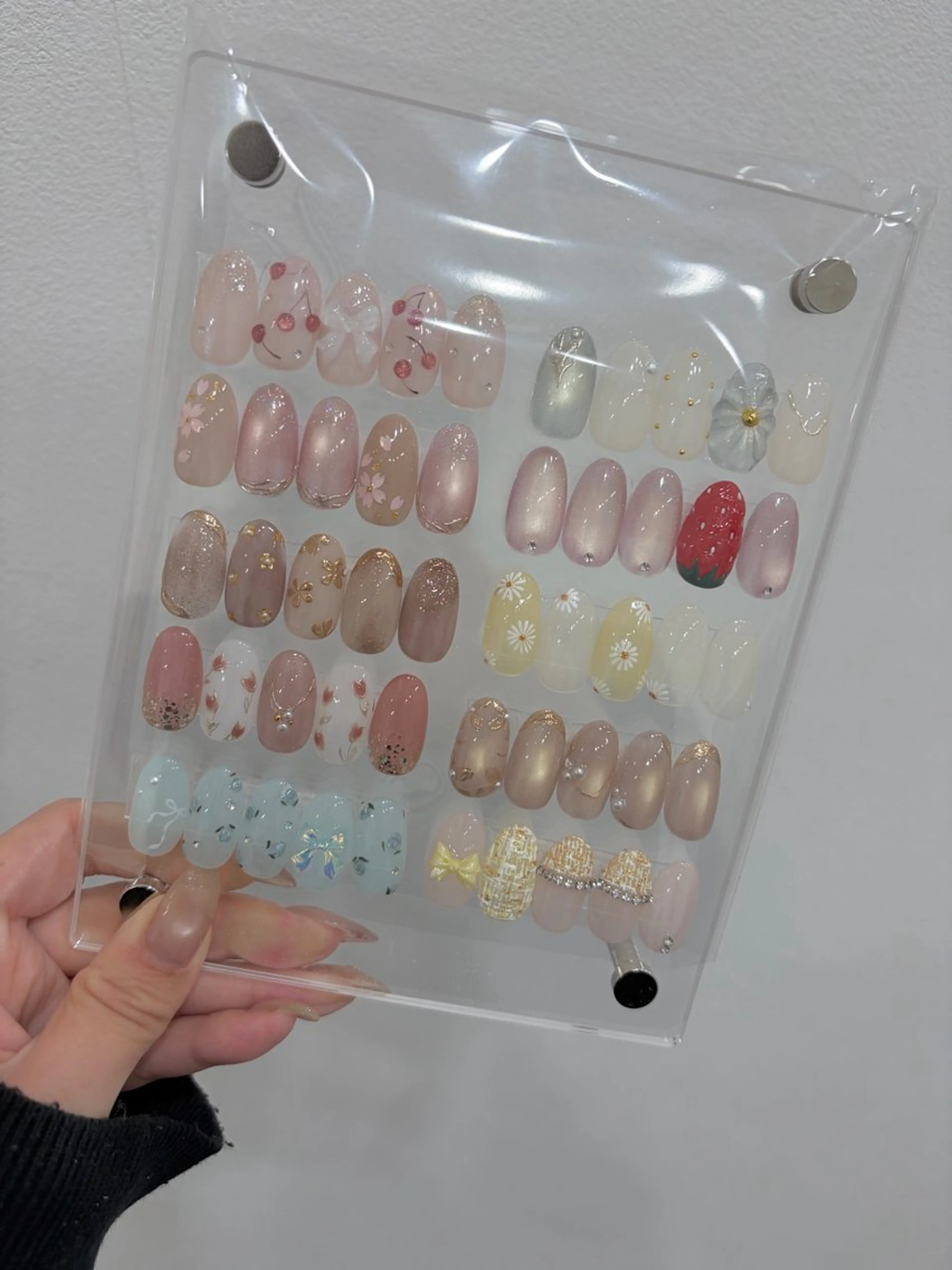 NAO🐰🎀 ちゅるん⌇パラジェルのネイルデザイン