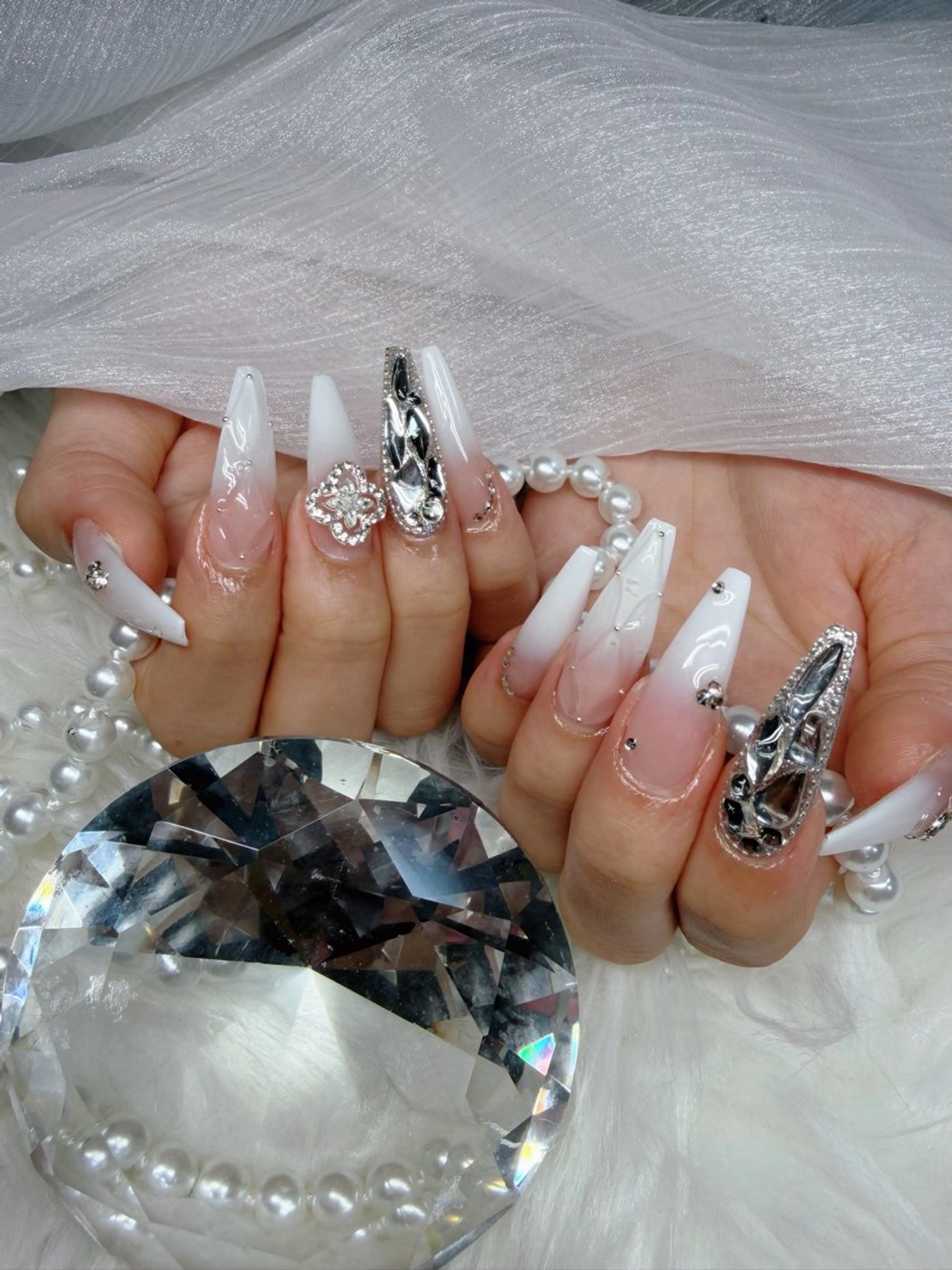 ネイル アートネイル オーロラネイル チークネイル 長さ出し フットネイル ハンドネイル Chan nailsのネイルデザイン