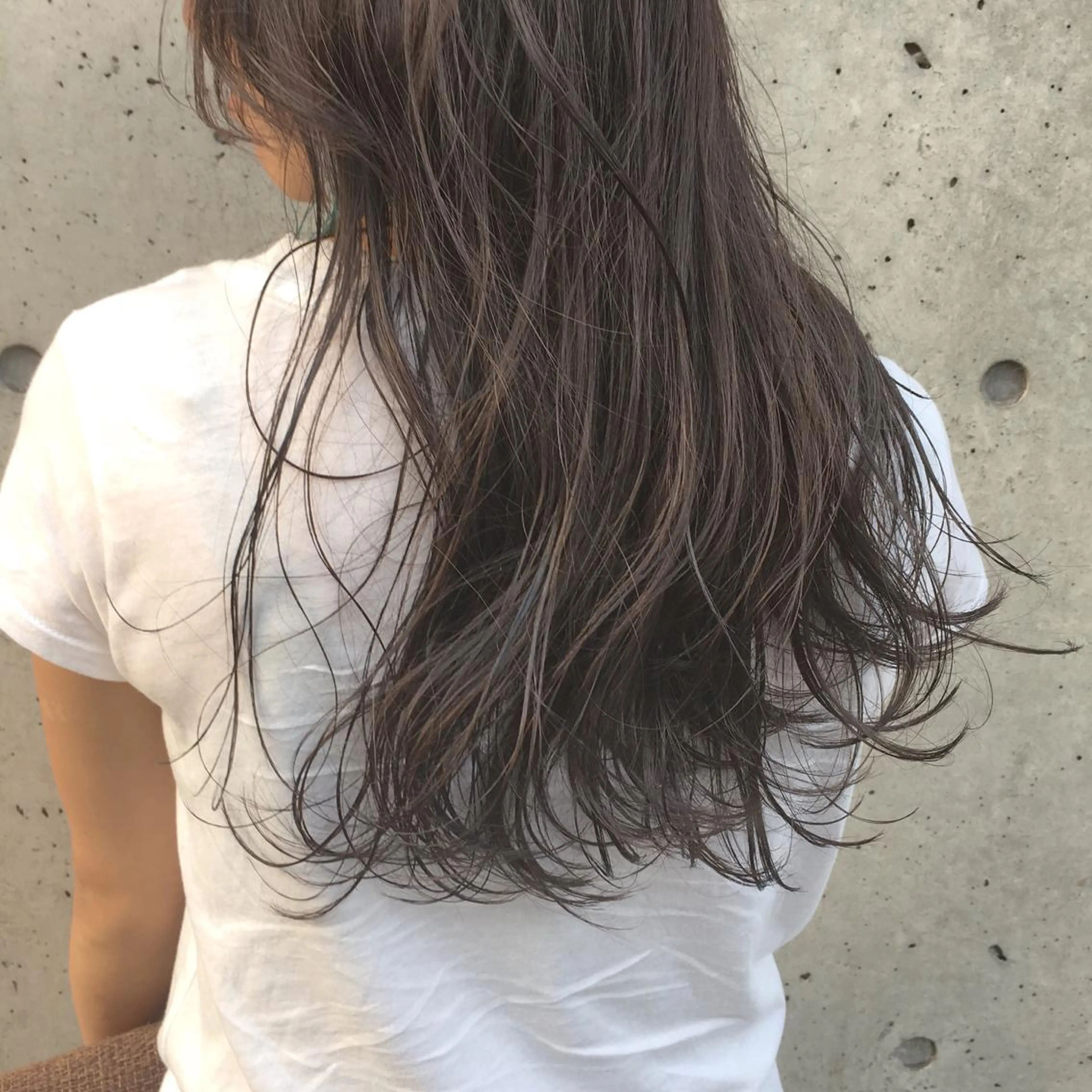 ショート ミディアム ロング カラー ヘアアレンジ グレージュ ハイライトカラー ハイライト レイヤーカット BLend 渋谷のヘアスタイル