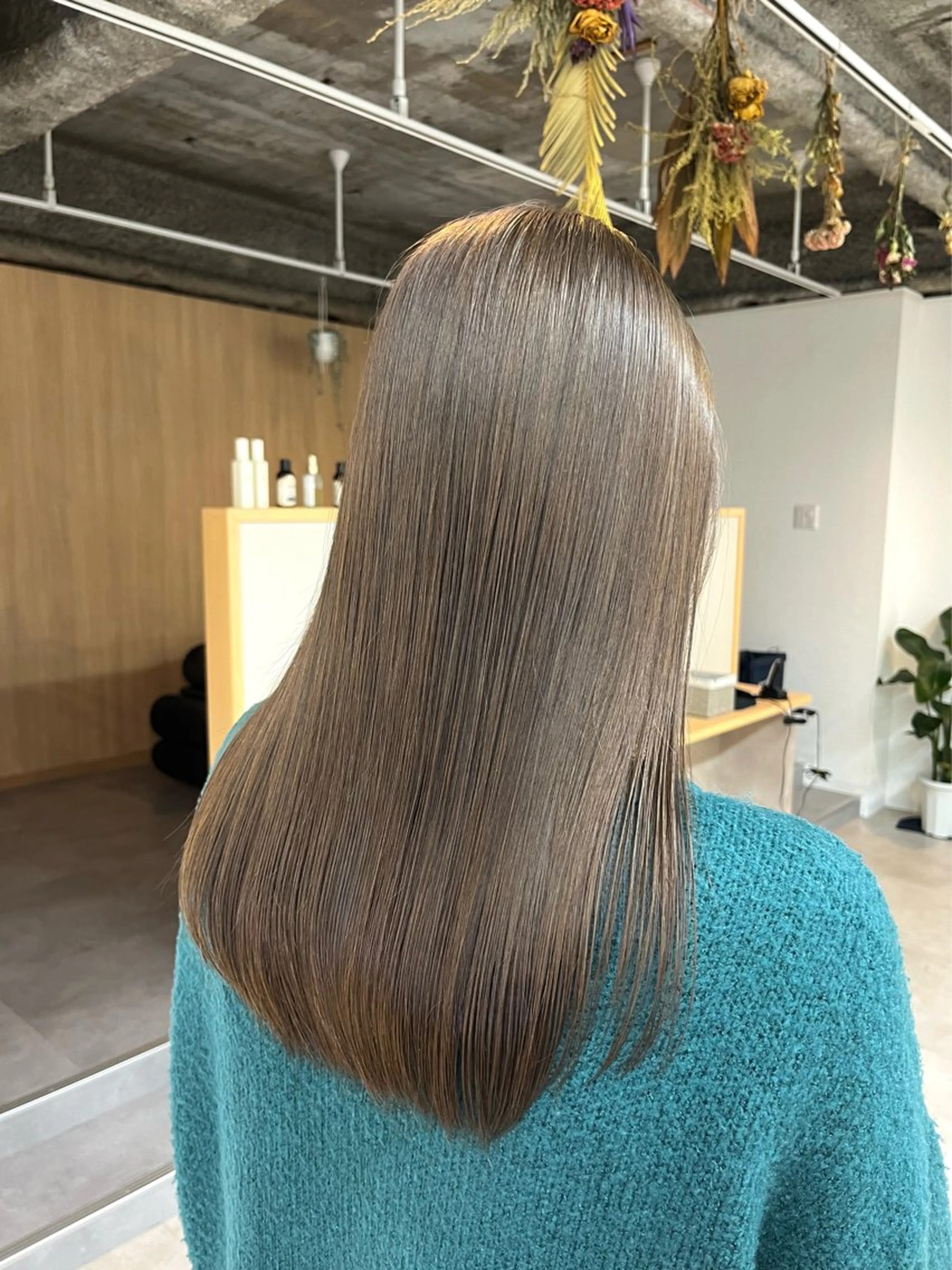 ロング カラー ベージュカラー オリーブベージュ カット ヘアカラー トリートメント ハイライト/レイヤー /艶髪/吉田愛望のヘアスタイル