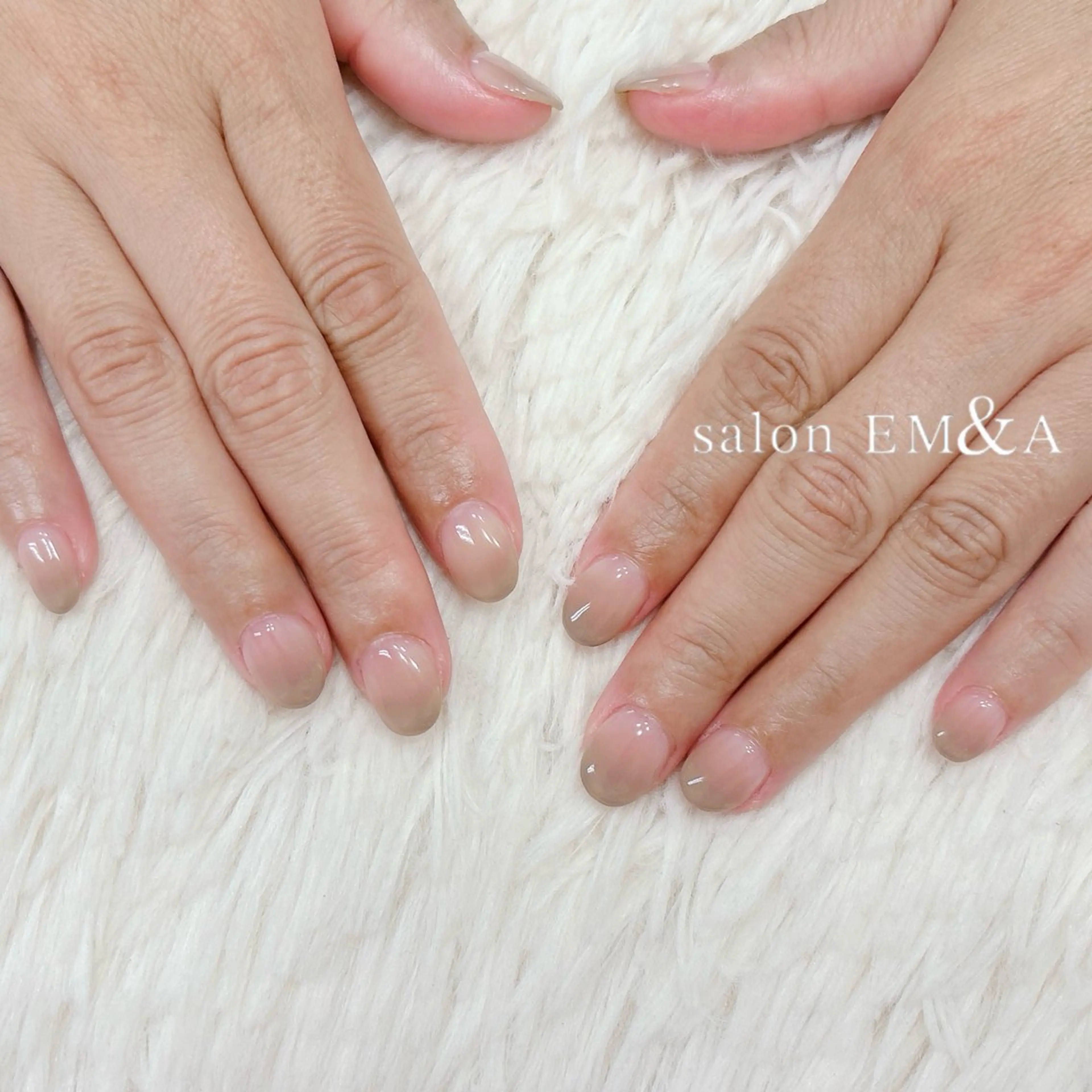 ネイル グラデーション ハンドネイル salon EM&A emiのネイルデザイン