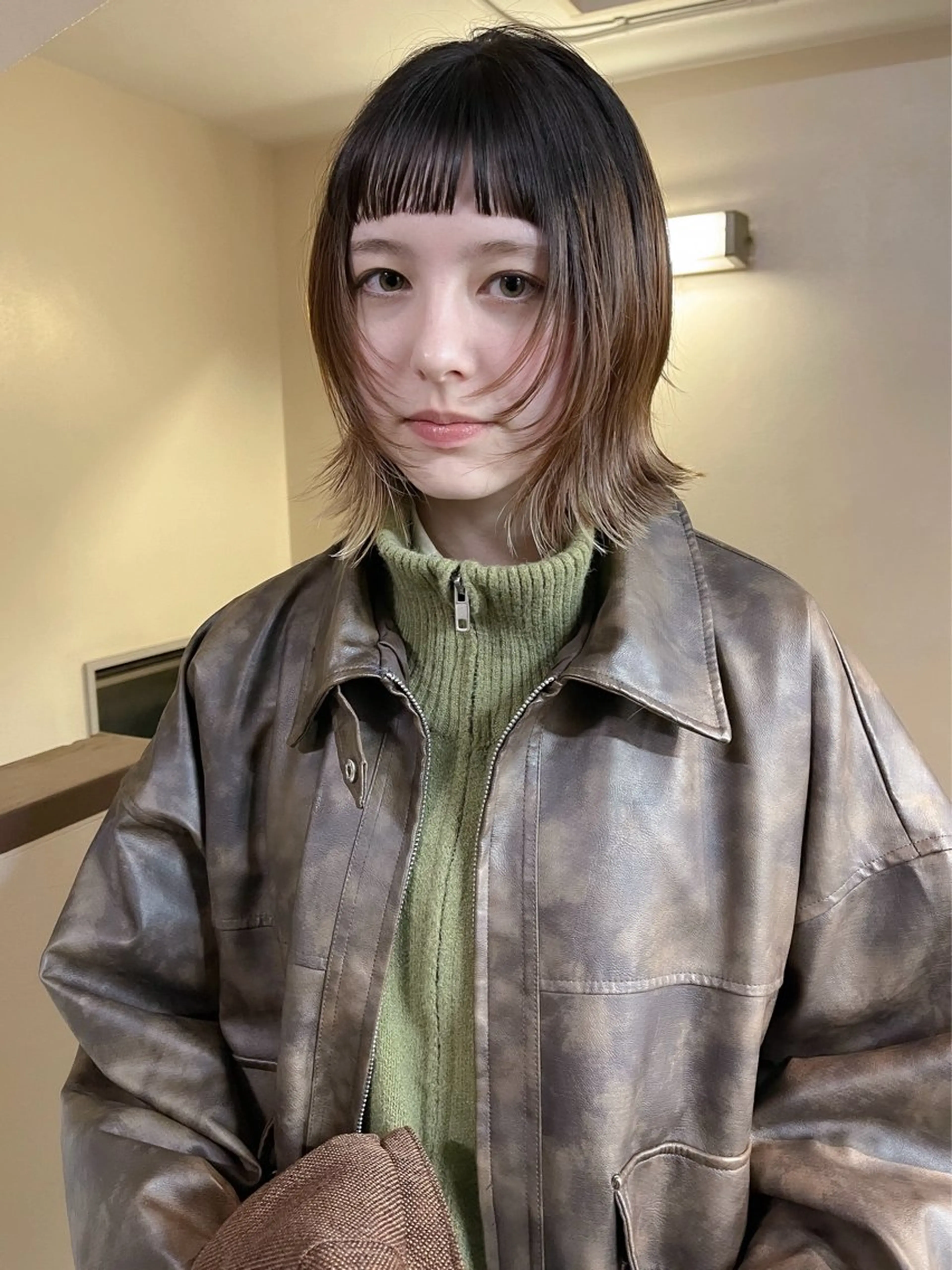 ミディアム カラー カット ヘアカラー トリートメント ヘアセット 安部佑哉/ハイトーン /レイヤー/ブリーチのヘアスタイル