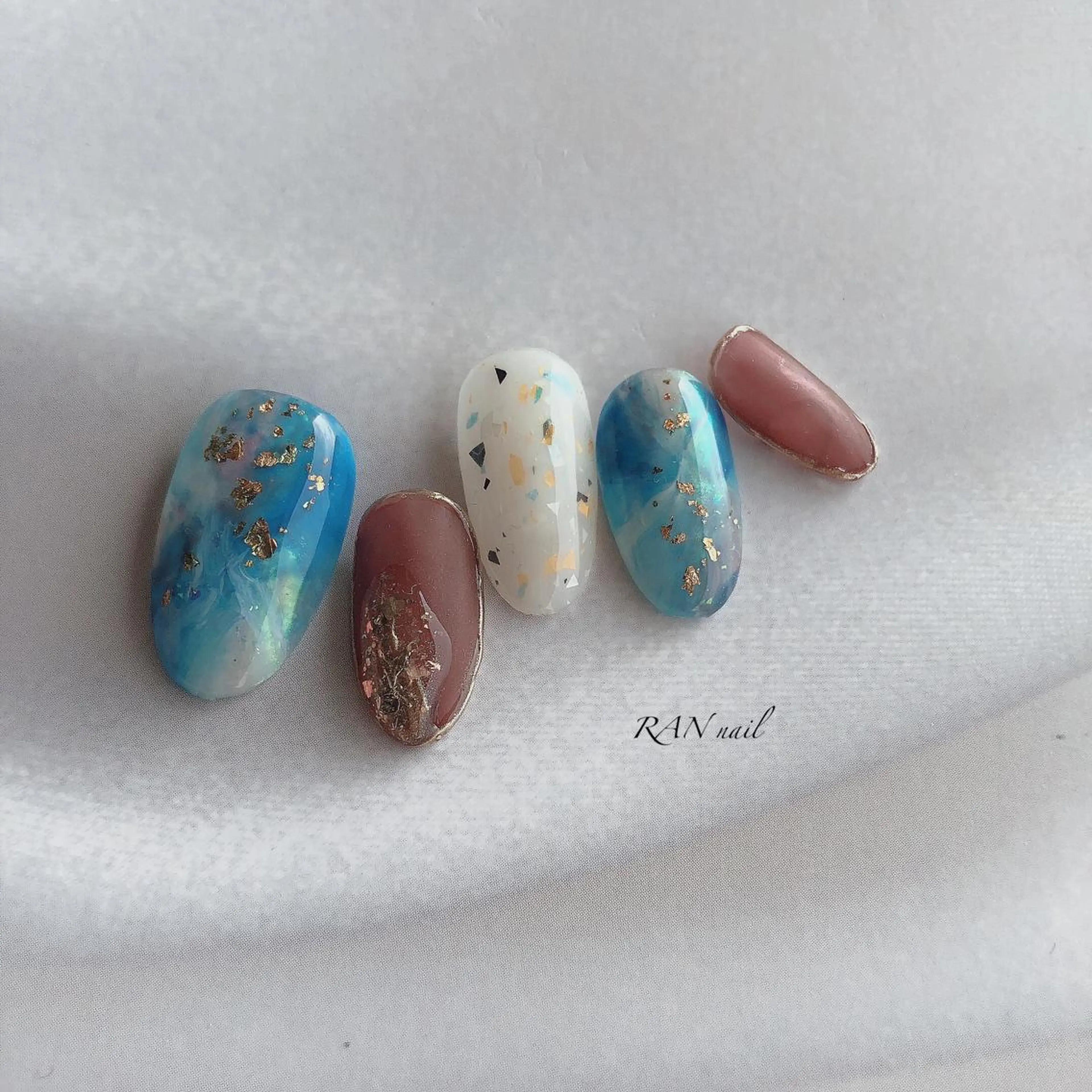 ネイル ブルー ブラウン フットネイル ジェルネイル ニュアンスネイル RAN nailのネイルデザイン