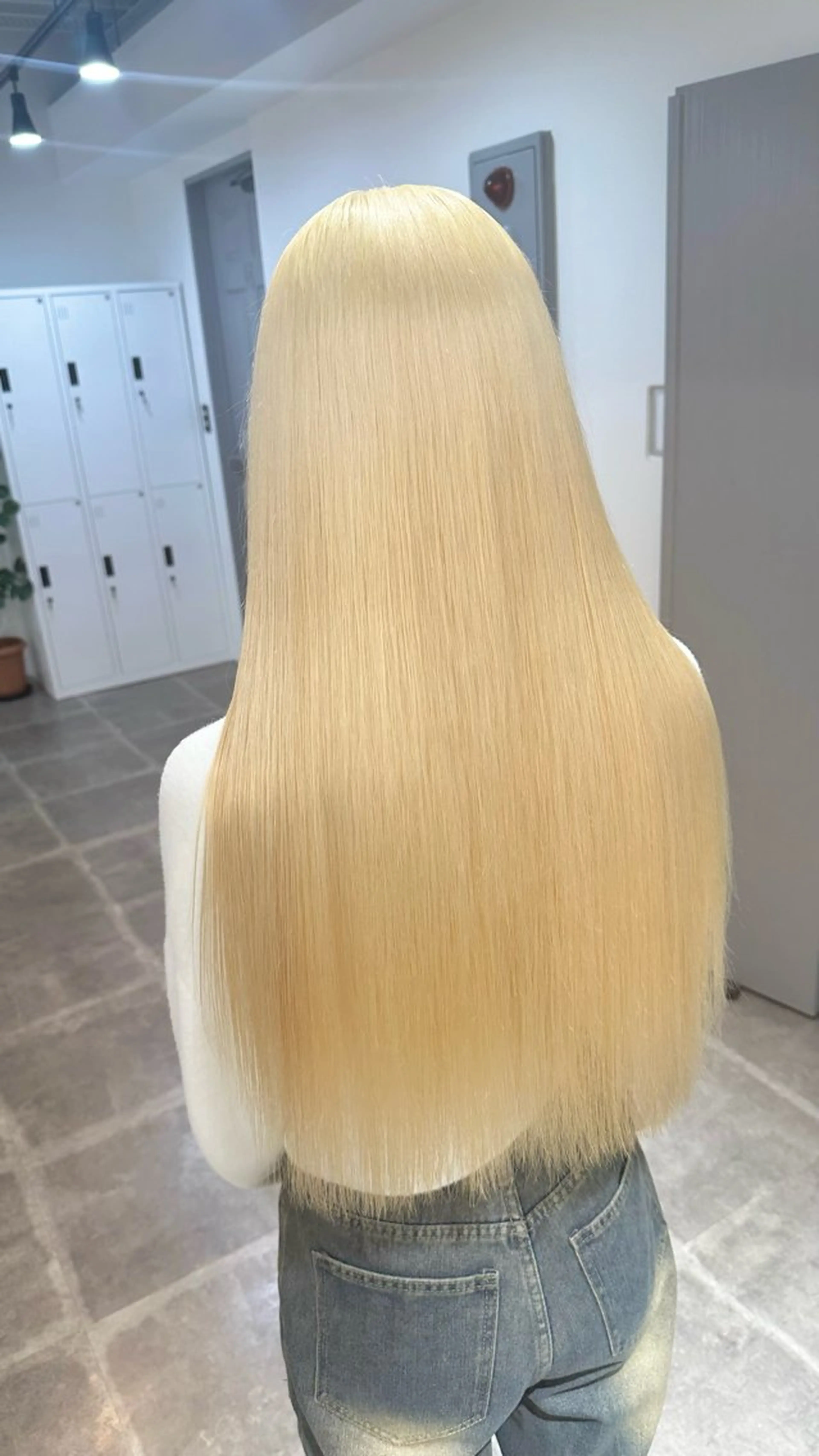 ロング ロング ヘアカラー ハイトーン/ ブリーチ/縮毛矯正のヘアスタイル