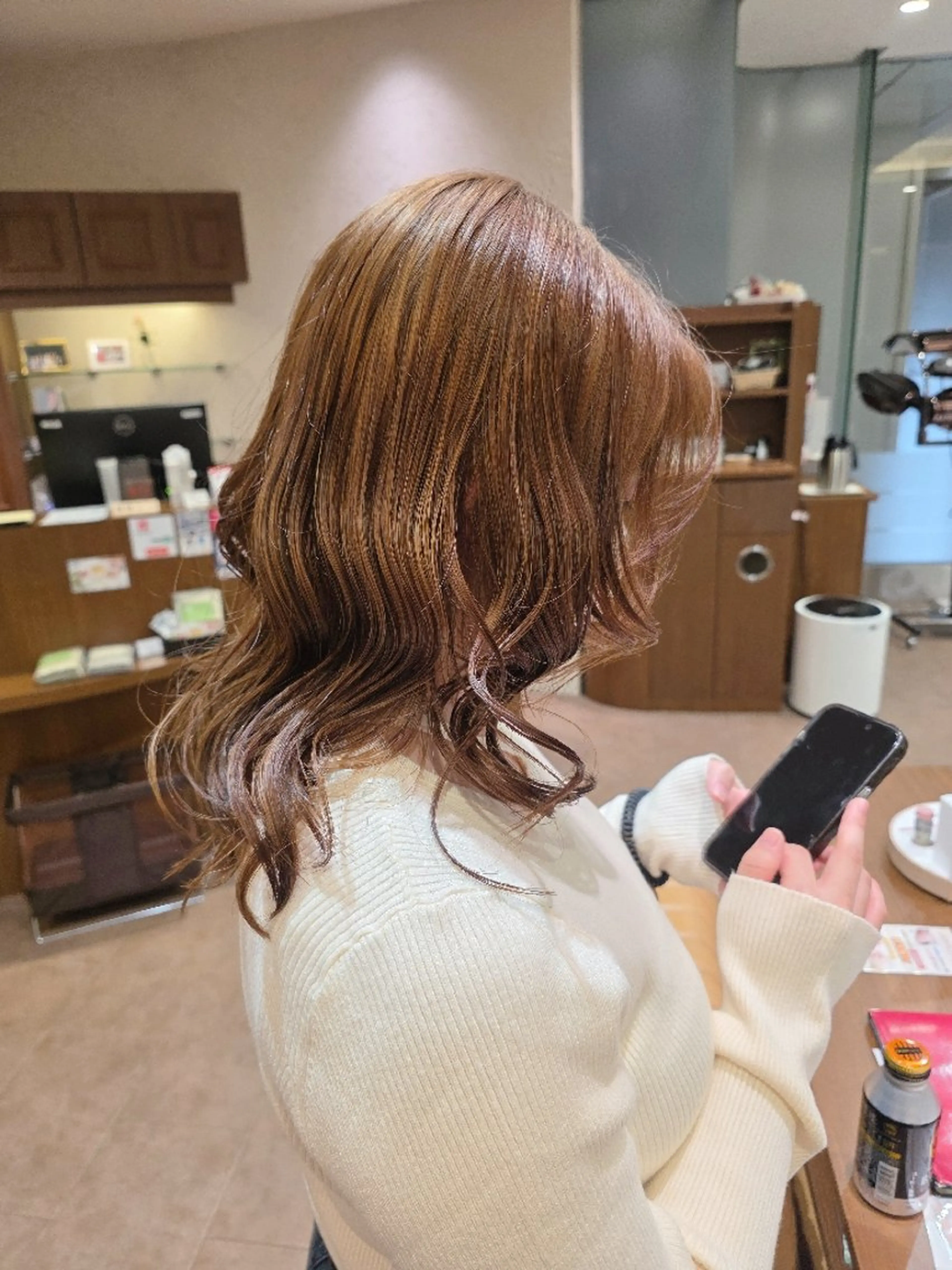 セミロング レイヤーカット カット トリートメント レナークソワン ちだしえりのヘアスタイル