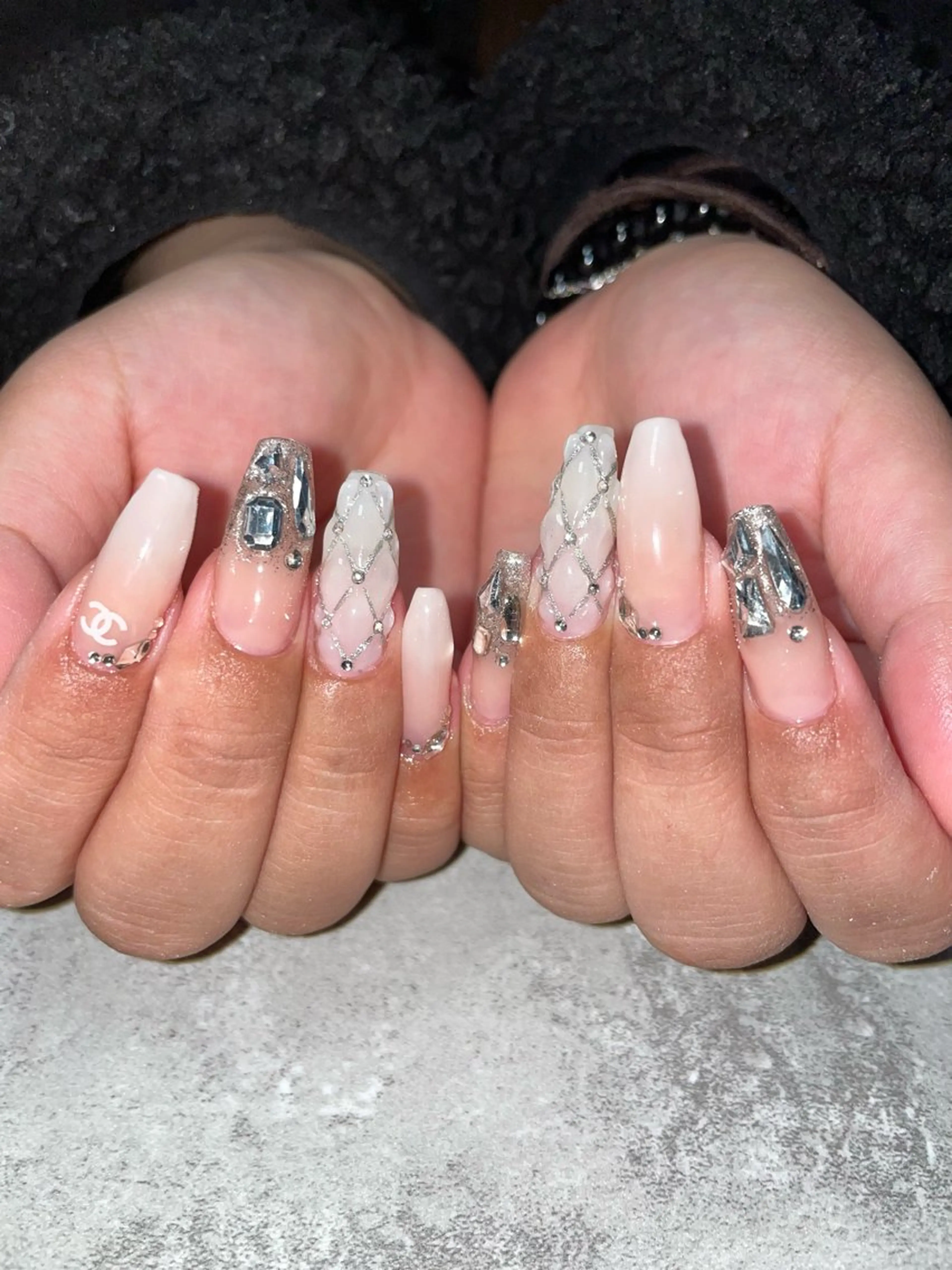 ネイル 持ち込み ハンドネイル Raviliss ♡のネイルデザイン