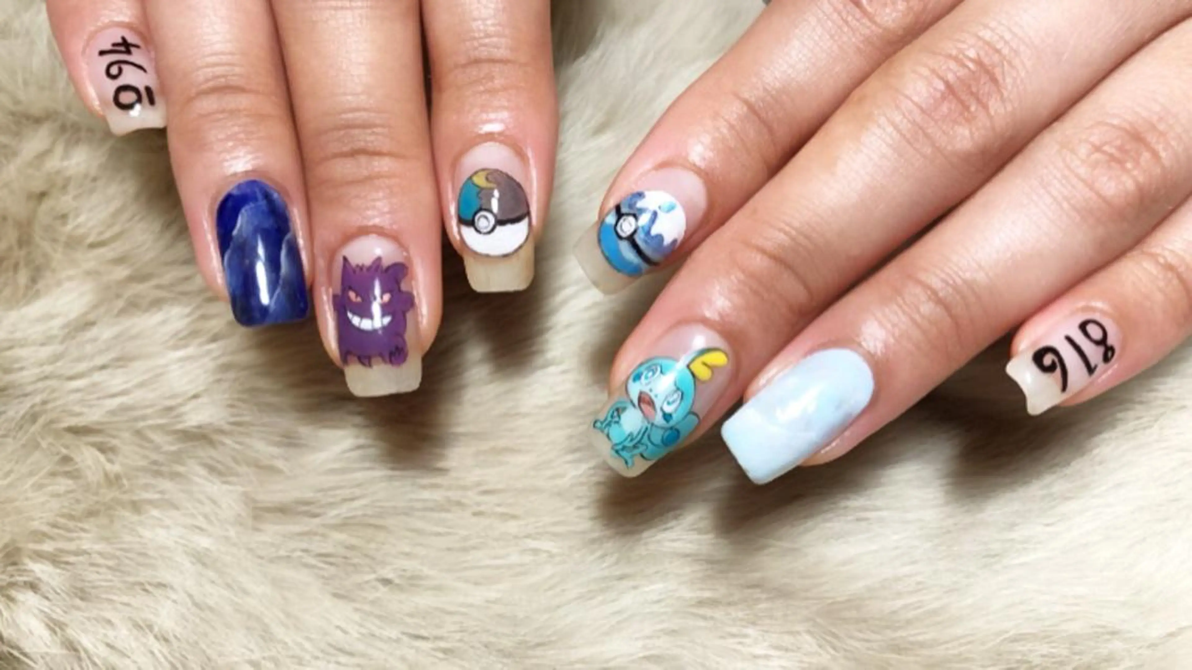 ネイル Yakko pas á pasのネイルデザイン