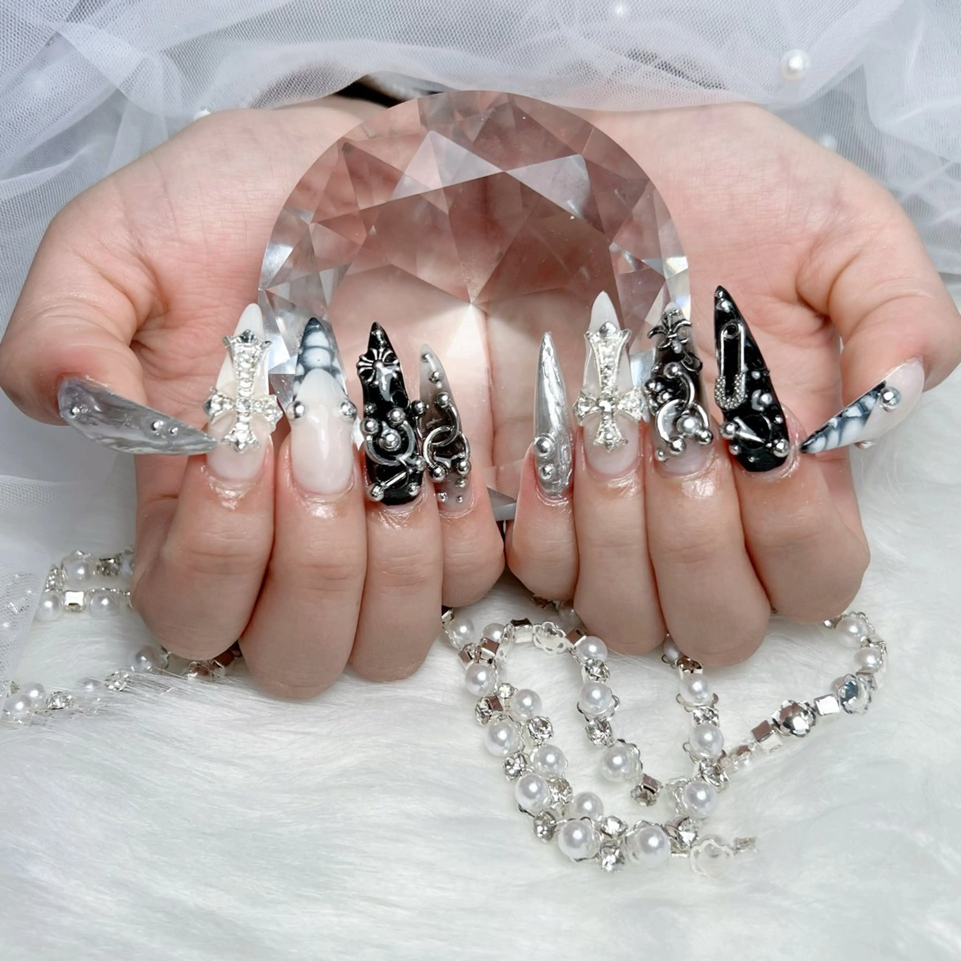 ネイル アートネイル ジェルネイル キラキラネイル 韓国ネイル ロングネイル ハンドネイル ハンドケア ぱん ちゃんのネイルデザイン