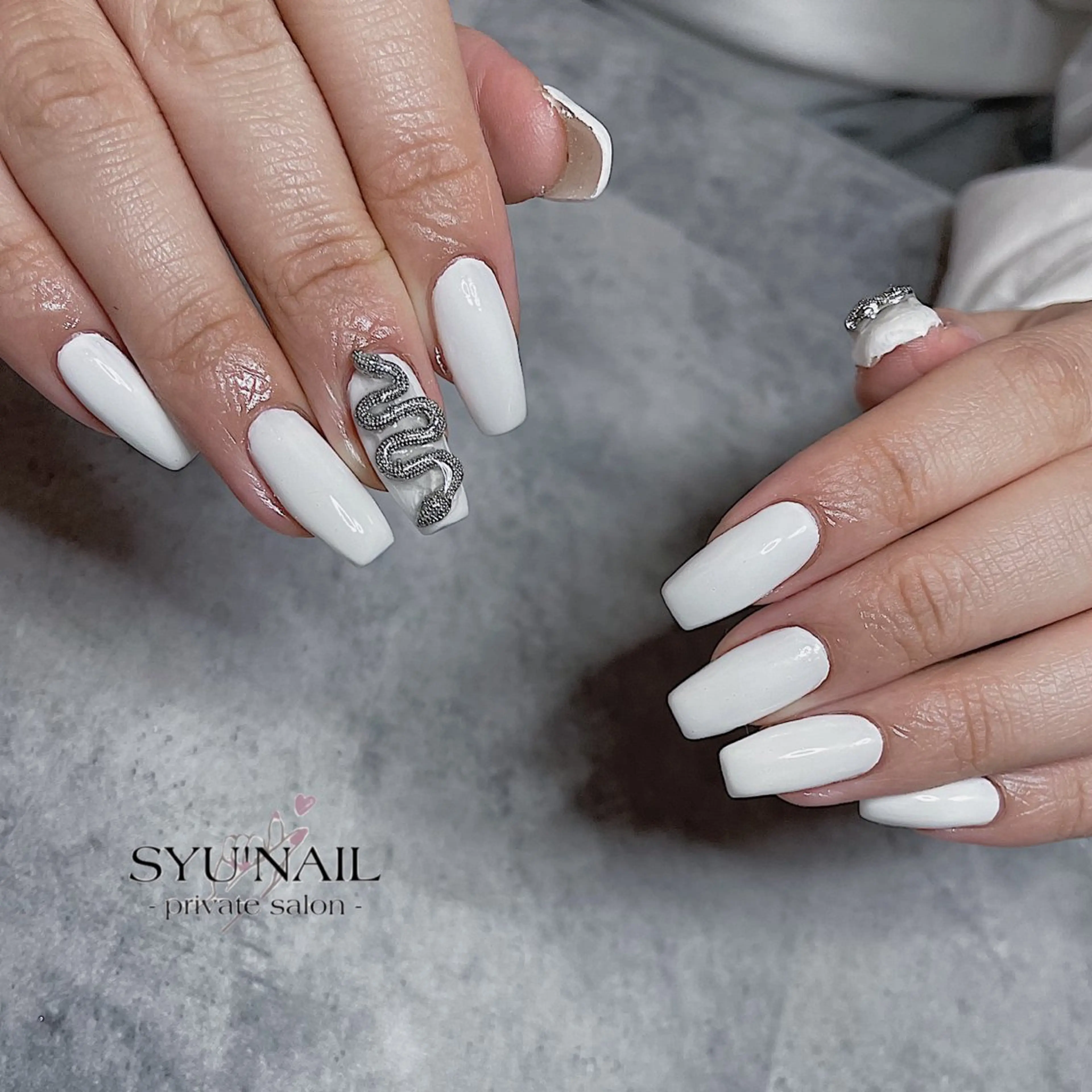 セミロング ハンドネイル SYU'NAIL /YUKIのネイルデザイン