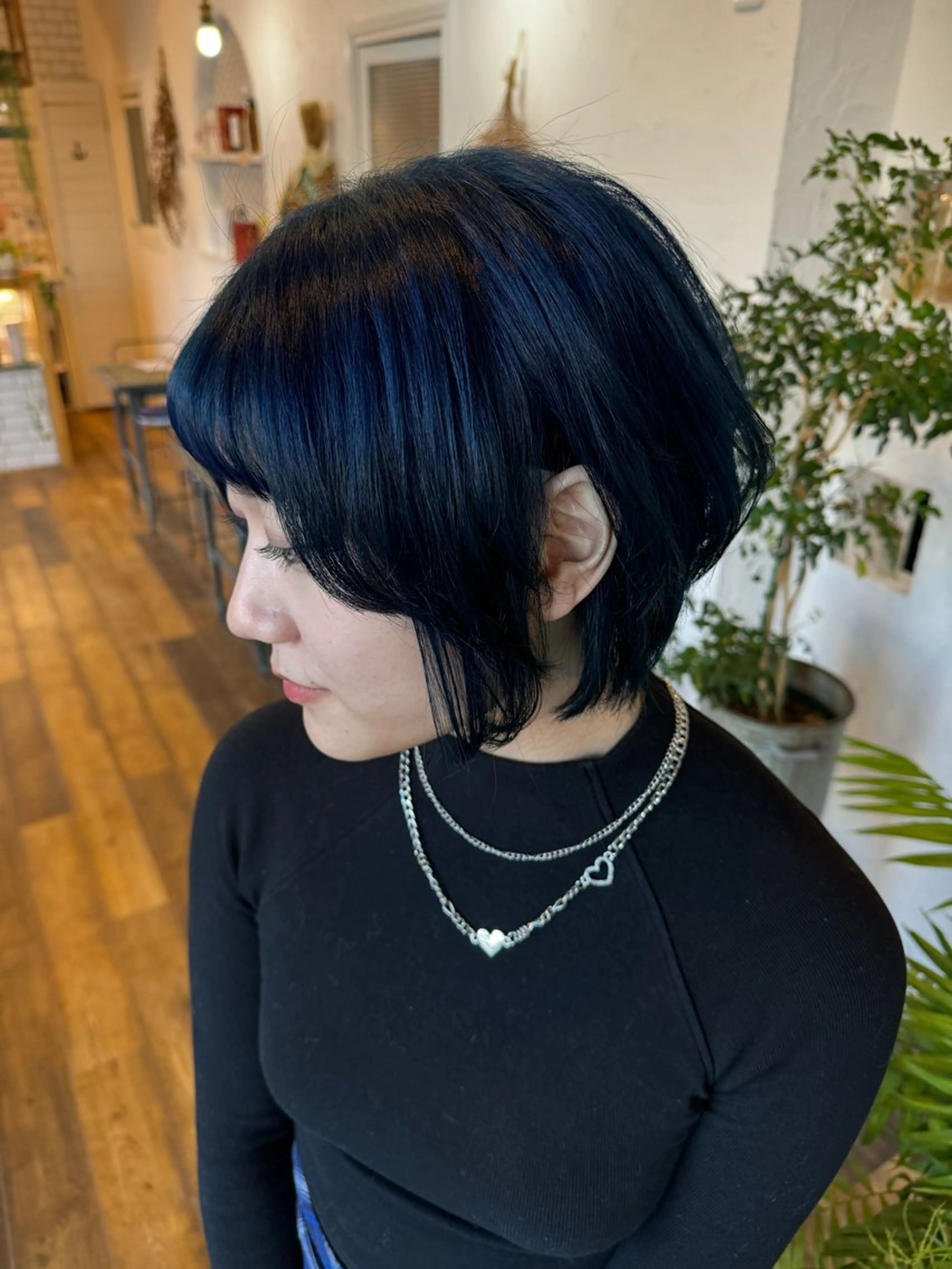 ショート カラー アッシュ ブリーチ ブルーカラー ケアブリーチ ハイトーンカラー ヘアカラー 🌸小掛🌸 豊橋外国人風カラーのヘアスタイル