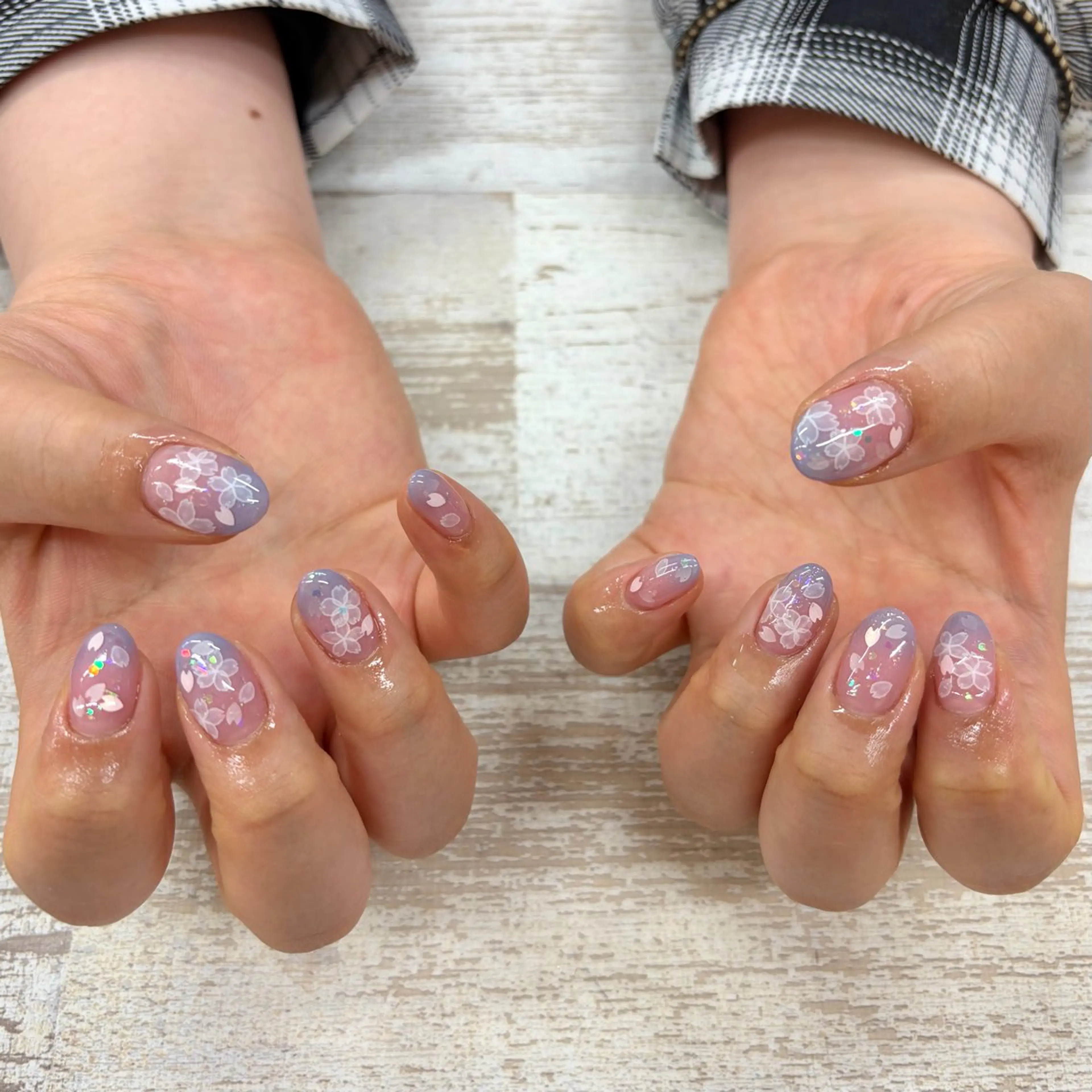 ネイル 桜ネイル グラデーション 持ち込み 春ネイル ハンドネイル フットネイル GRANDEUR焼津 Nana🦖のネイルデザイン