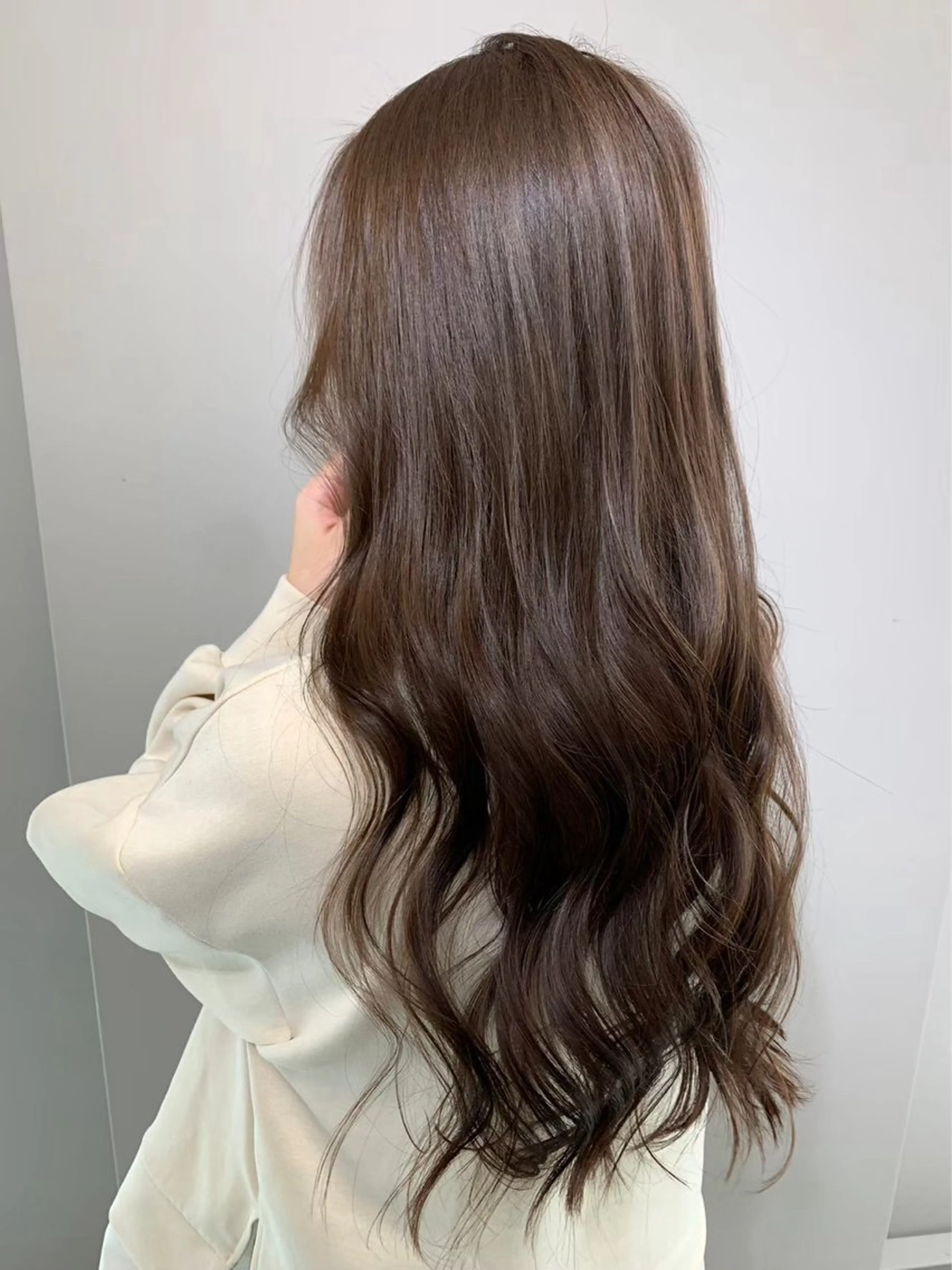 ロング 尾崎 虹美のヘアスタイル