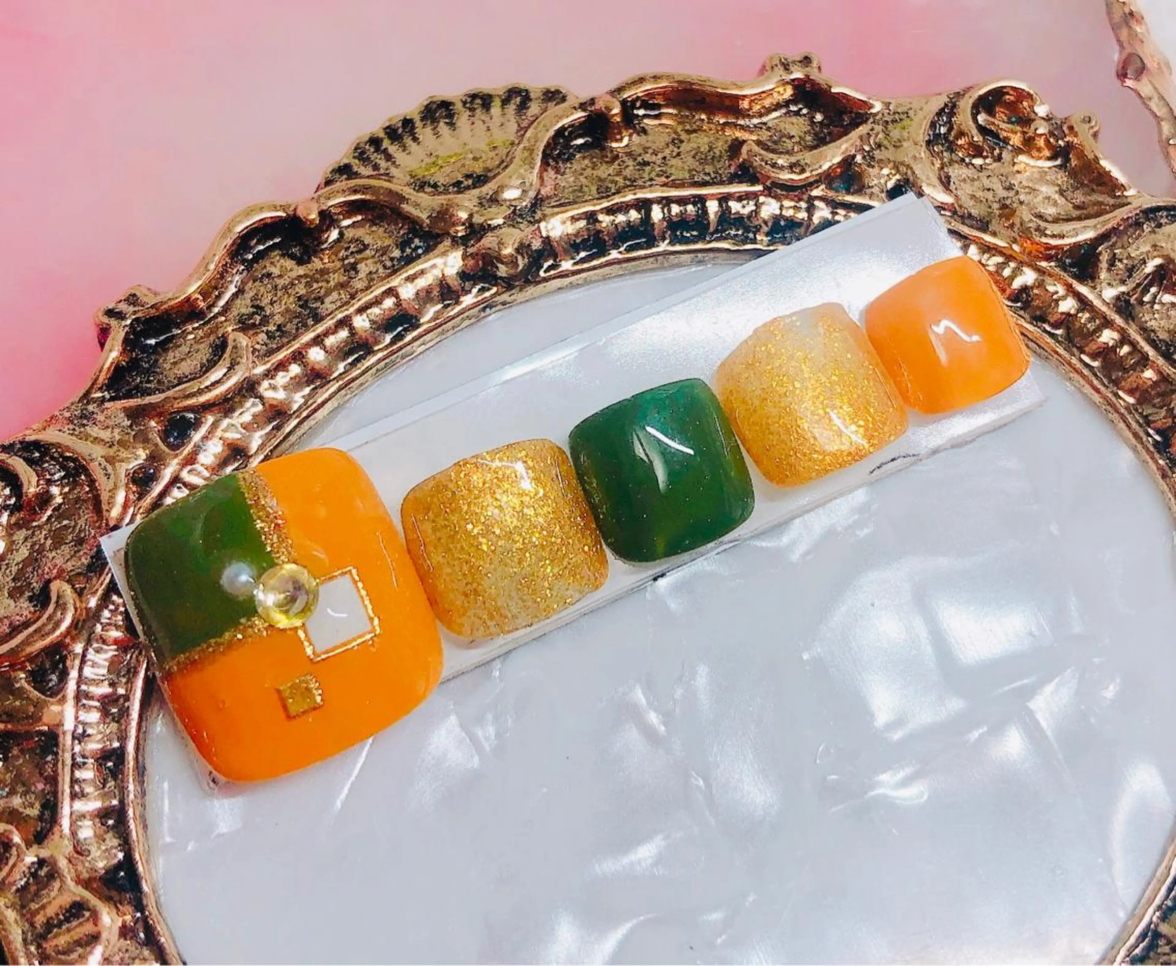 ネイル フットネイル フットネイル CROWN プライベートサロンのネイルデザイン