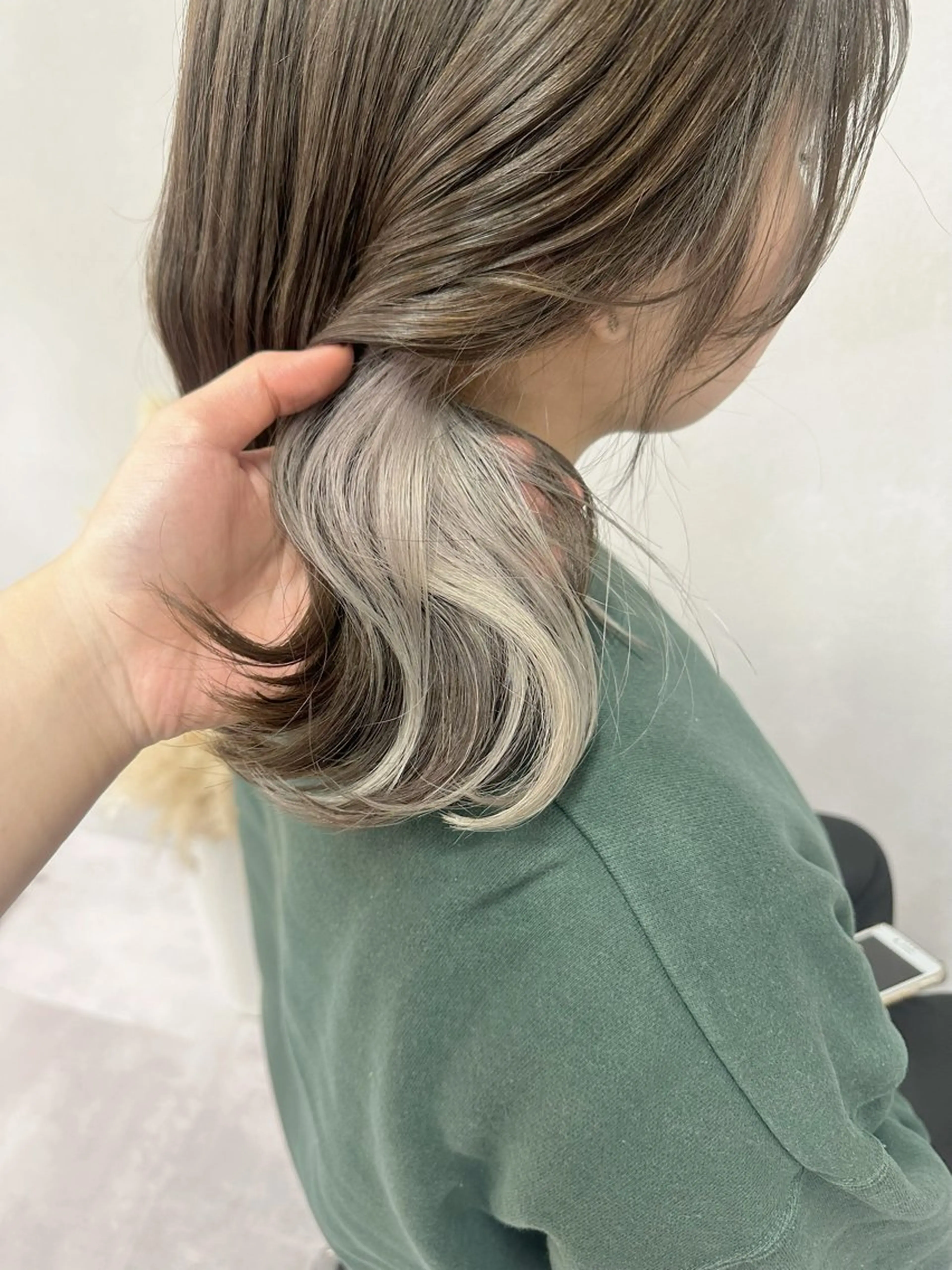 カラー インナーカラー 谷山 葵のヘアスタイル