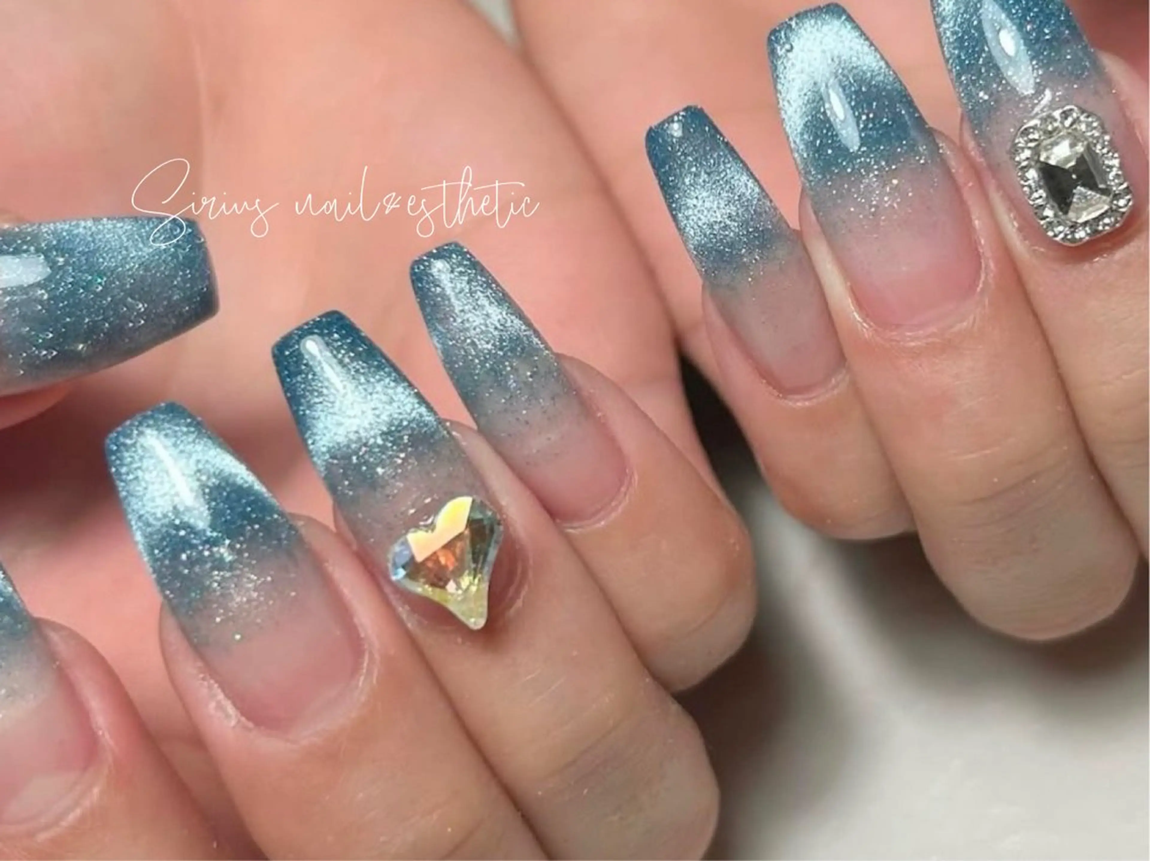 ロング Siriusnail &estheticの眉毛・アイブロウイメージ