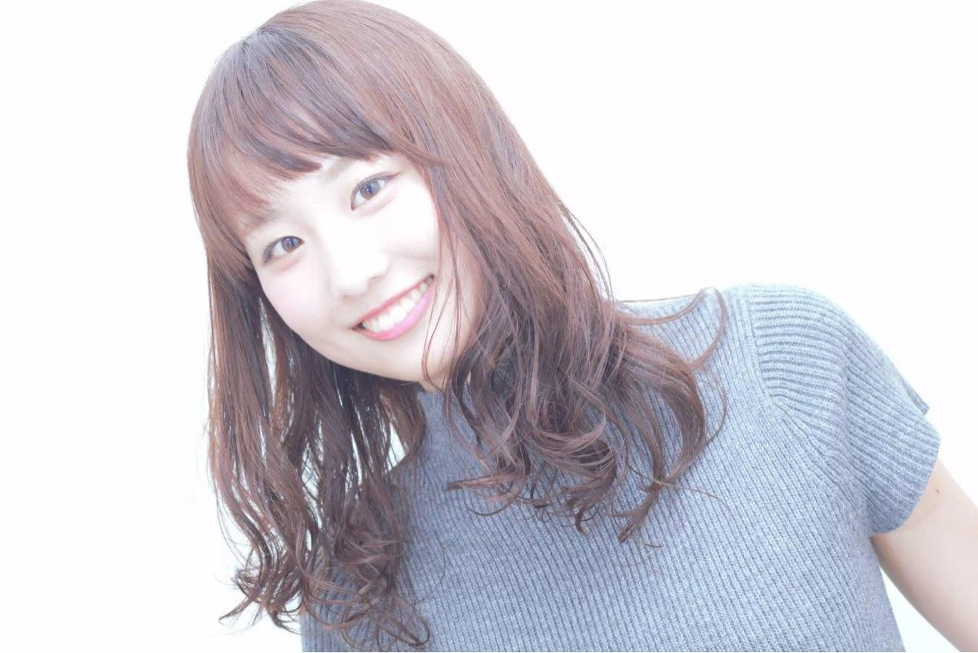 ミディアム セミロング ロング カラー パーマ ミディアムパーマ セミロングパーマ イルミナカラー ハイトーン/ブリーチ 山崎 悠次のヘアスタイル