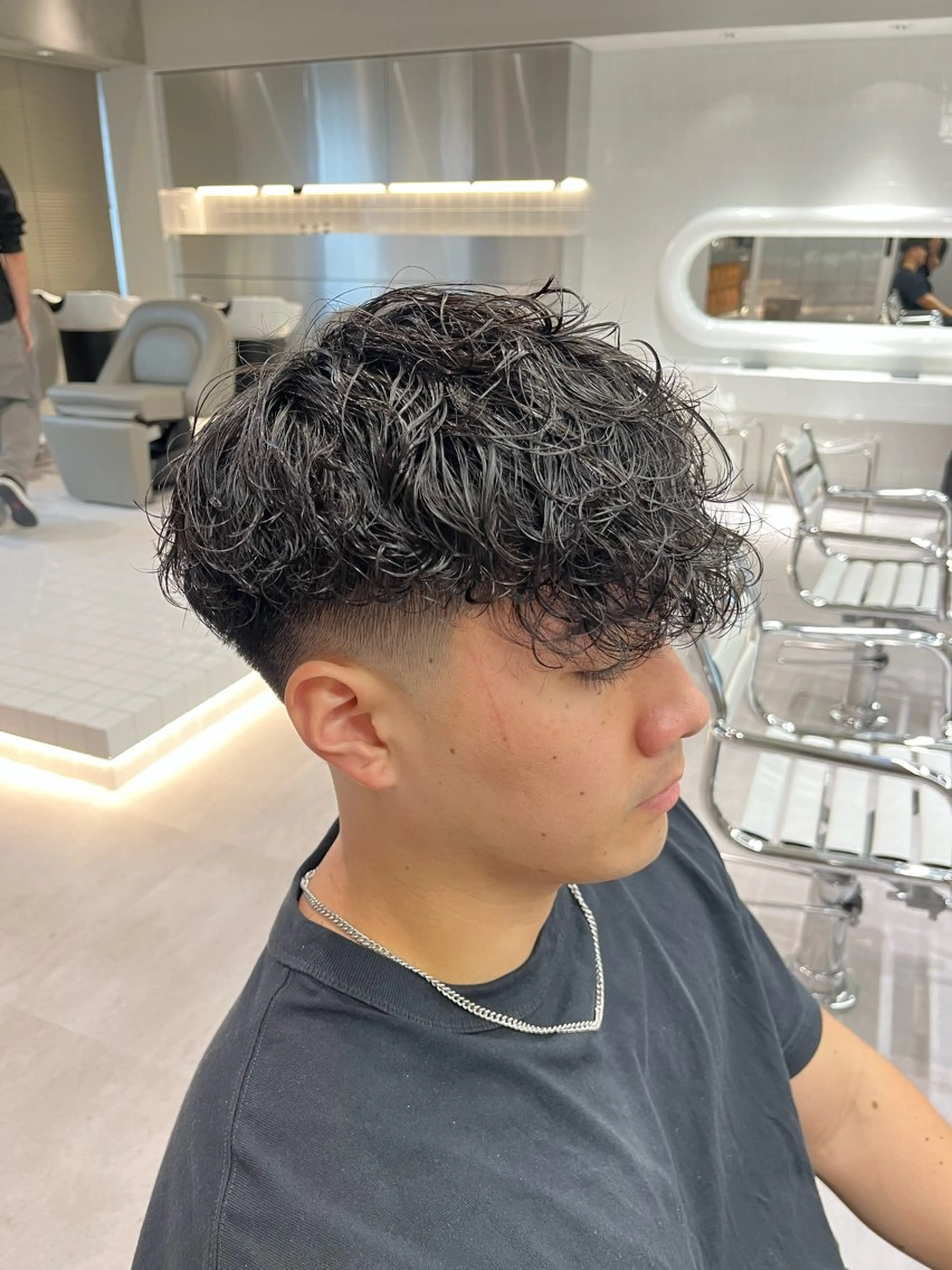 ショート パーマ メンズ ⚡メンズパーマフ ェードカットTomyのヘアスタイル