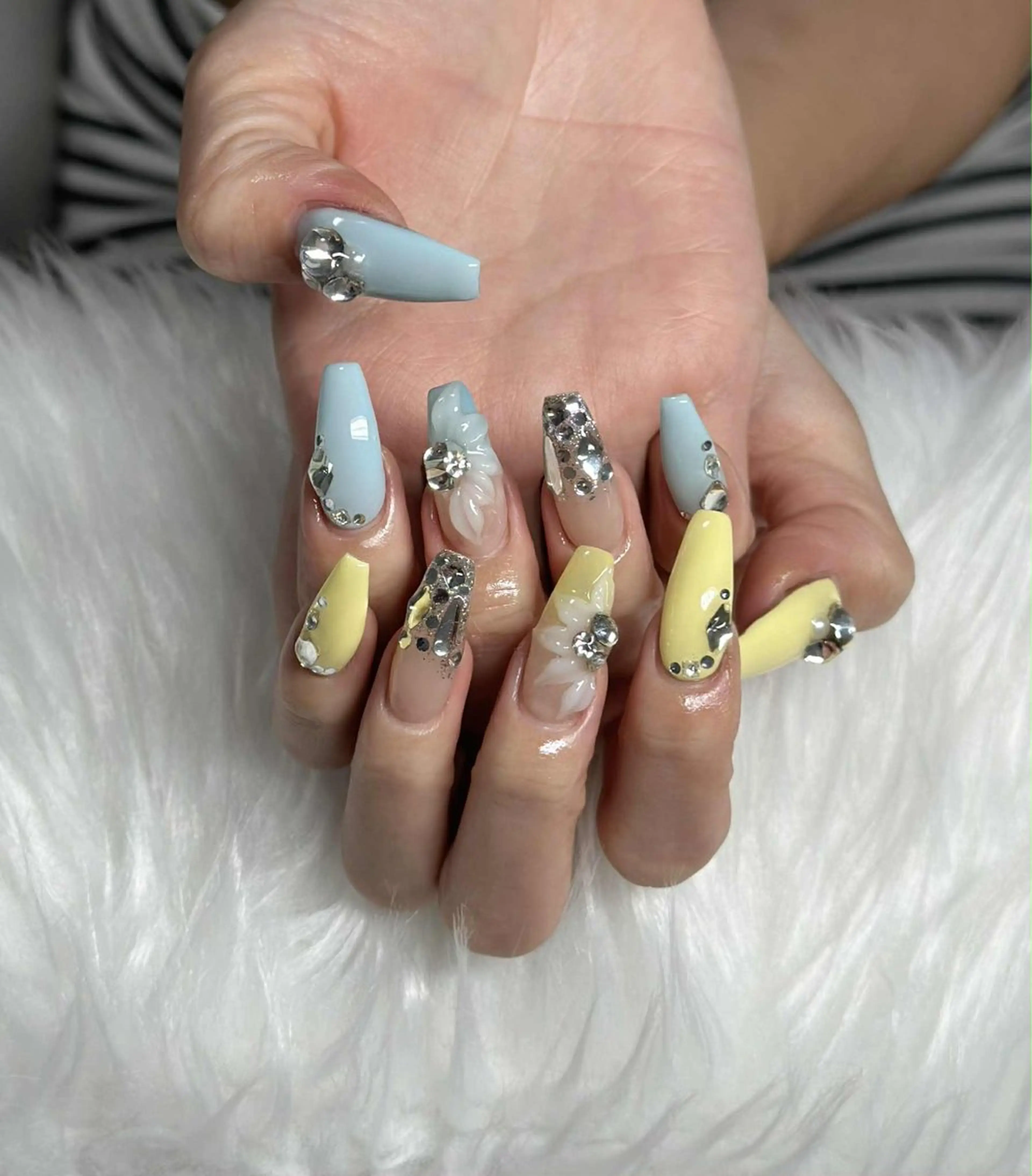 ネイル フレンチネイル ジェルネイル ガラスフレンチ ハロウィン ハート H.baby Nail Salonのネイルデザイン