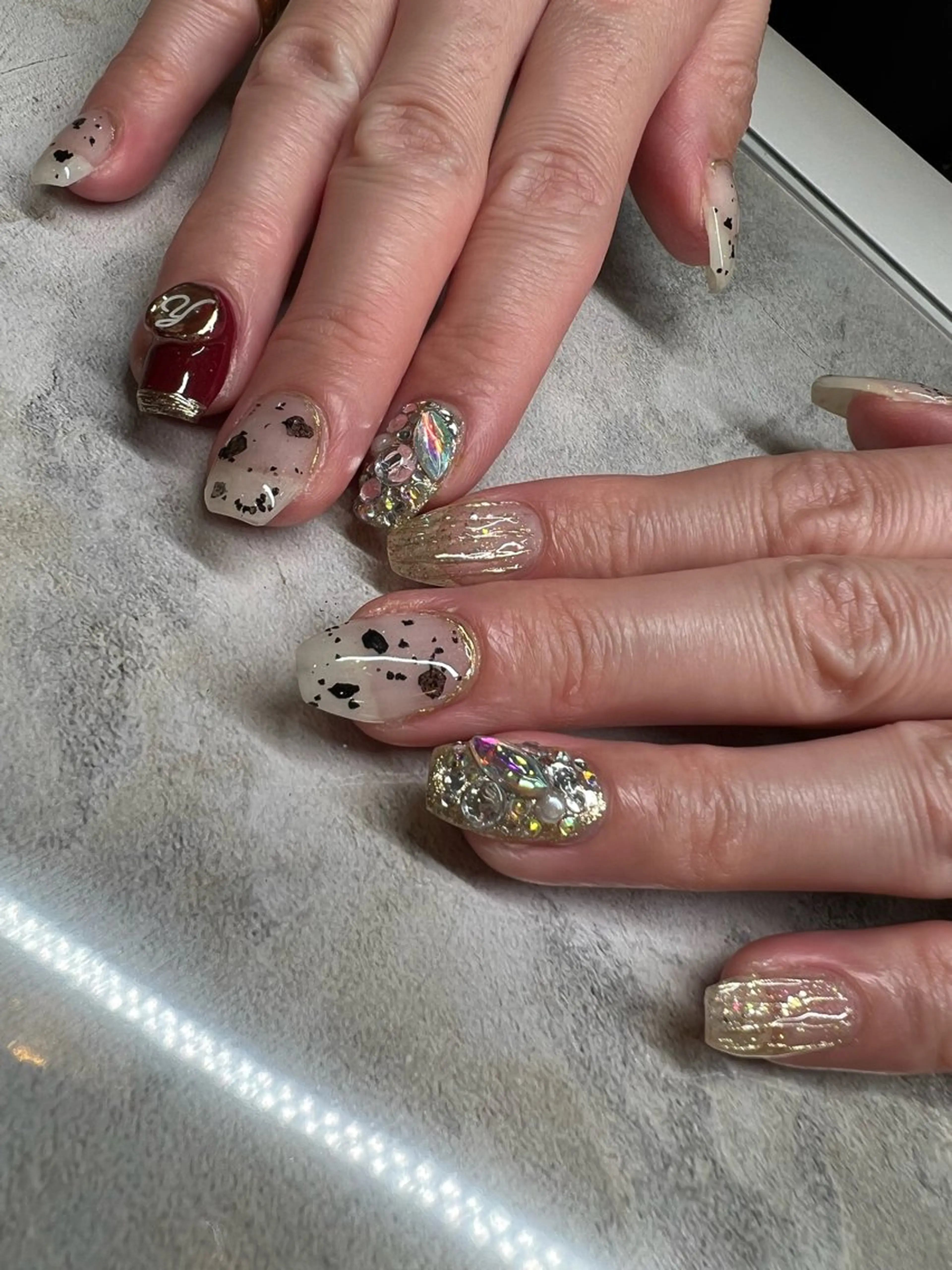 ネイル ストーンネイル Ritzy nailのネイルデザイン