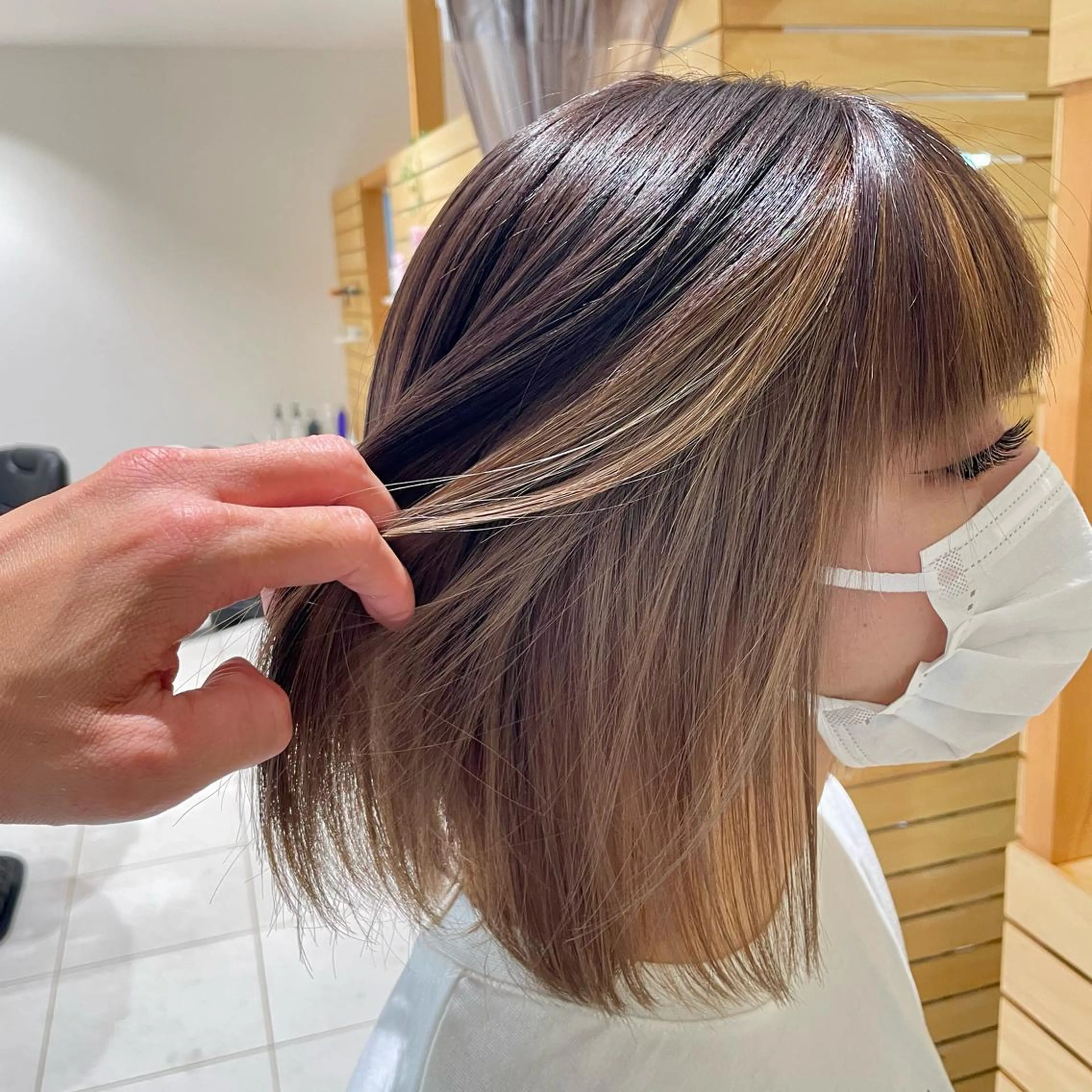 ミディアム カラー ミストバング  フェイスフレーミング インナーカラー イエローカラー ヘアカラー トリートメント ✨髪質改善🎨 杉本賢人のヘアスタイル