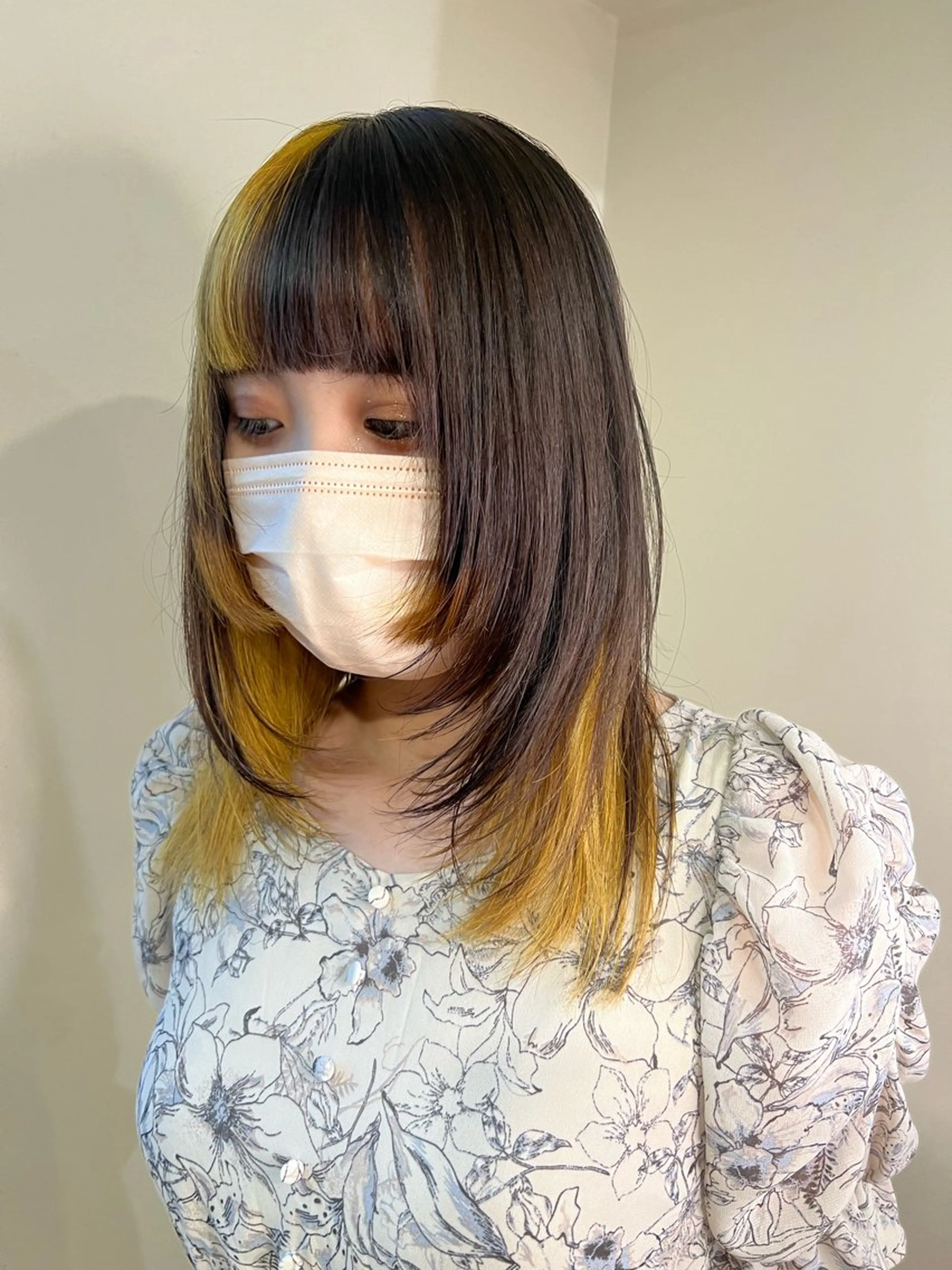 ミディアム カラー ブリーチ デザインカラー デザインカット ウルフカット ヘアカラー トリートメント 🌈デザインヘア職人 Kaede🌈のヘアスタイル