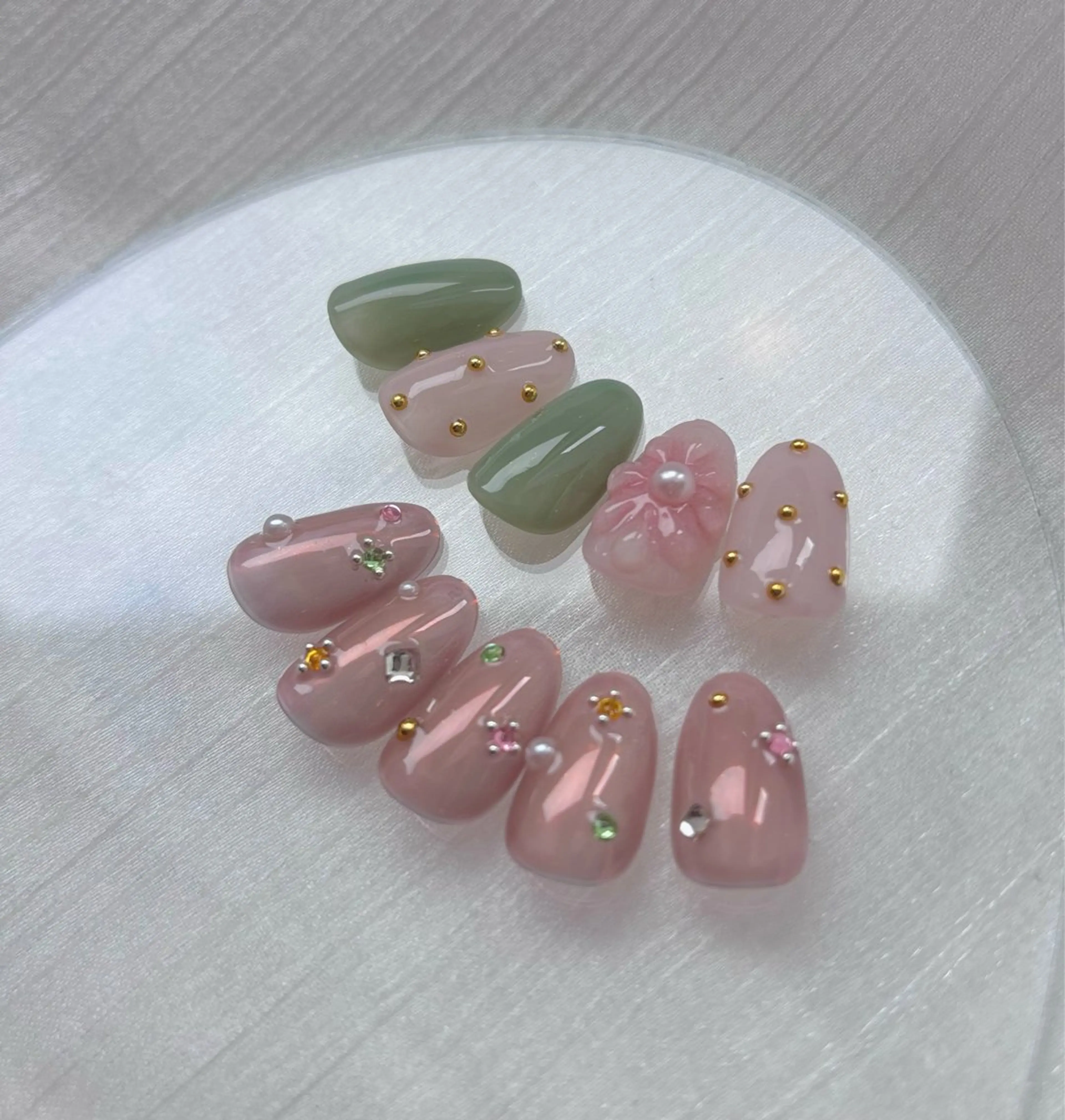 ネイル 春ネイル ハンドネイル 伊藤 菜緒のネイルデザイン