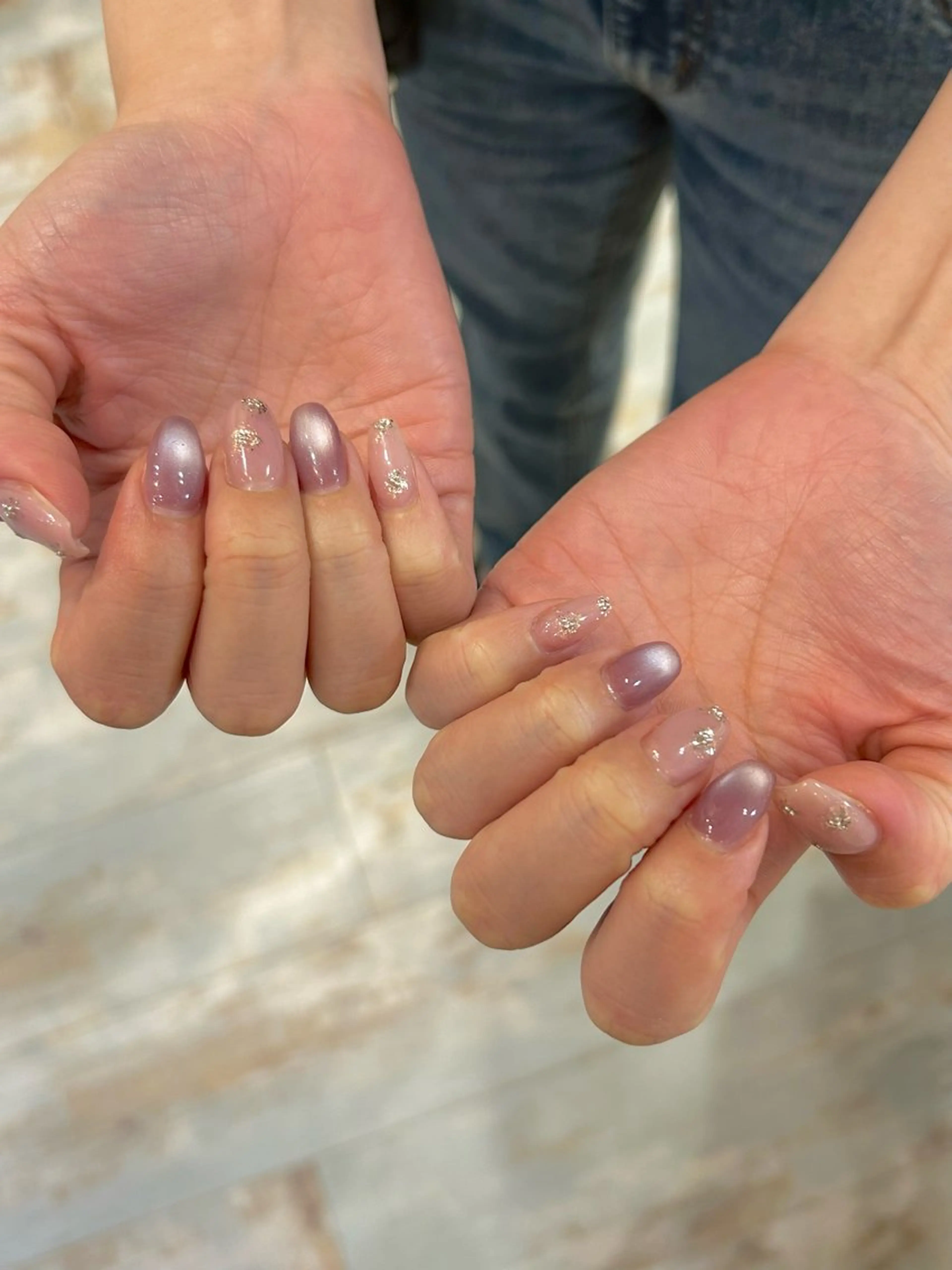 ネイル キラキラネイル オフィスネイル ピンク ピンクベージュ リボン ハンドネイル Lily nailのネイルデザイン