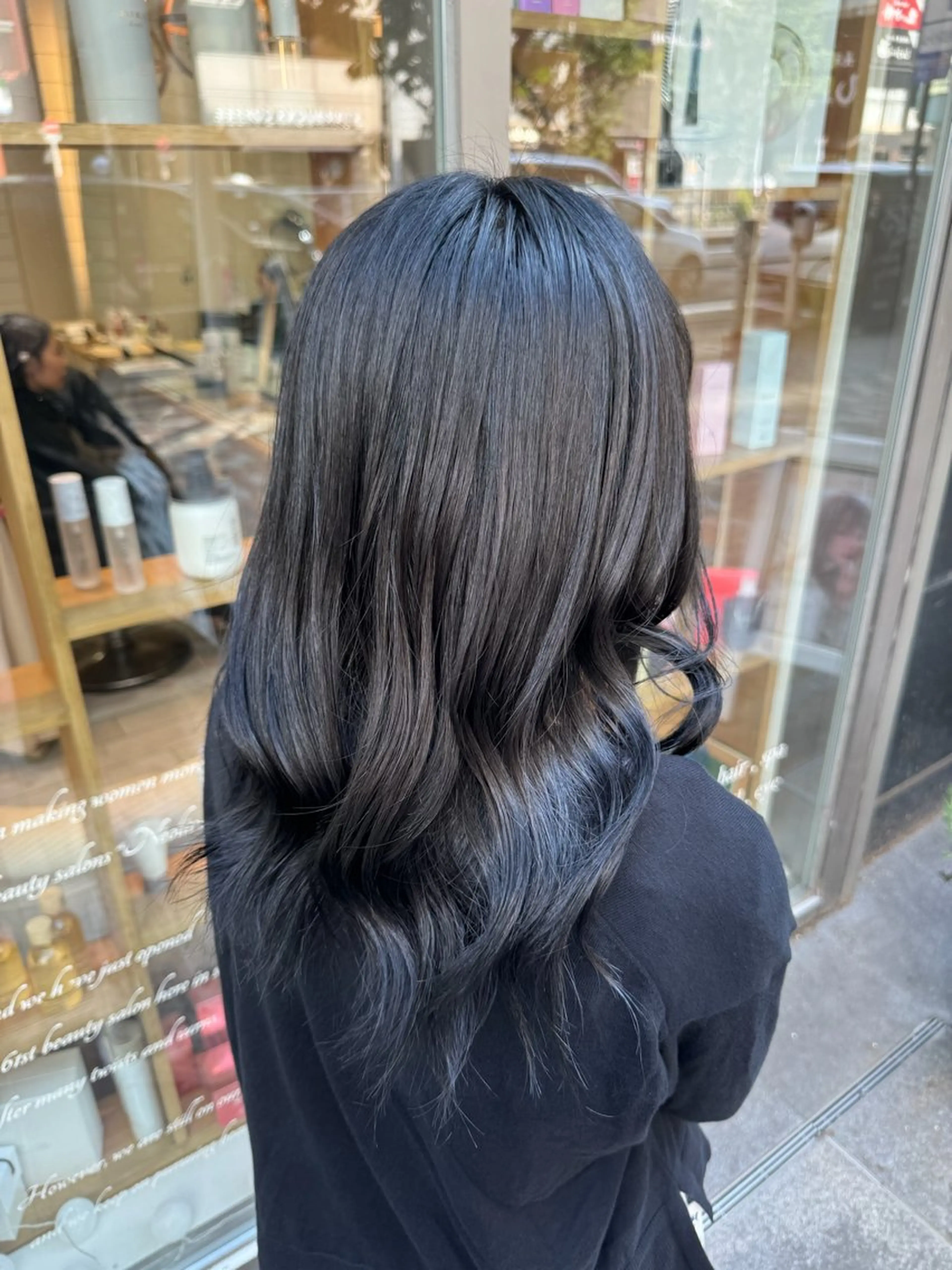 ロング カラー 黒髪 ナチュラルブラック HIDERO/渋谷/ センターパートのヘアスタイル