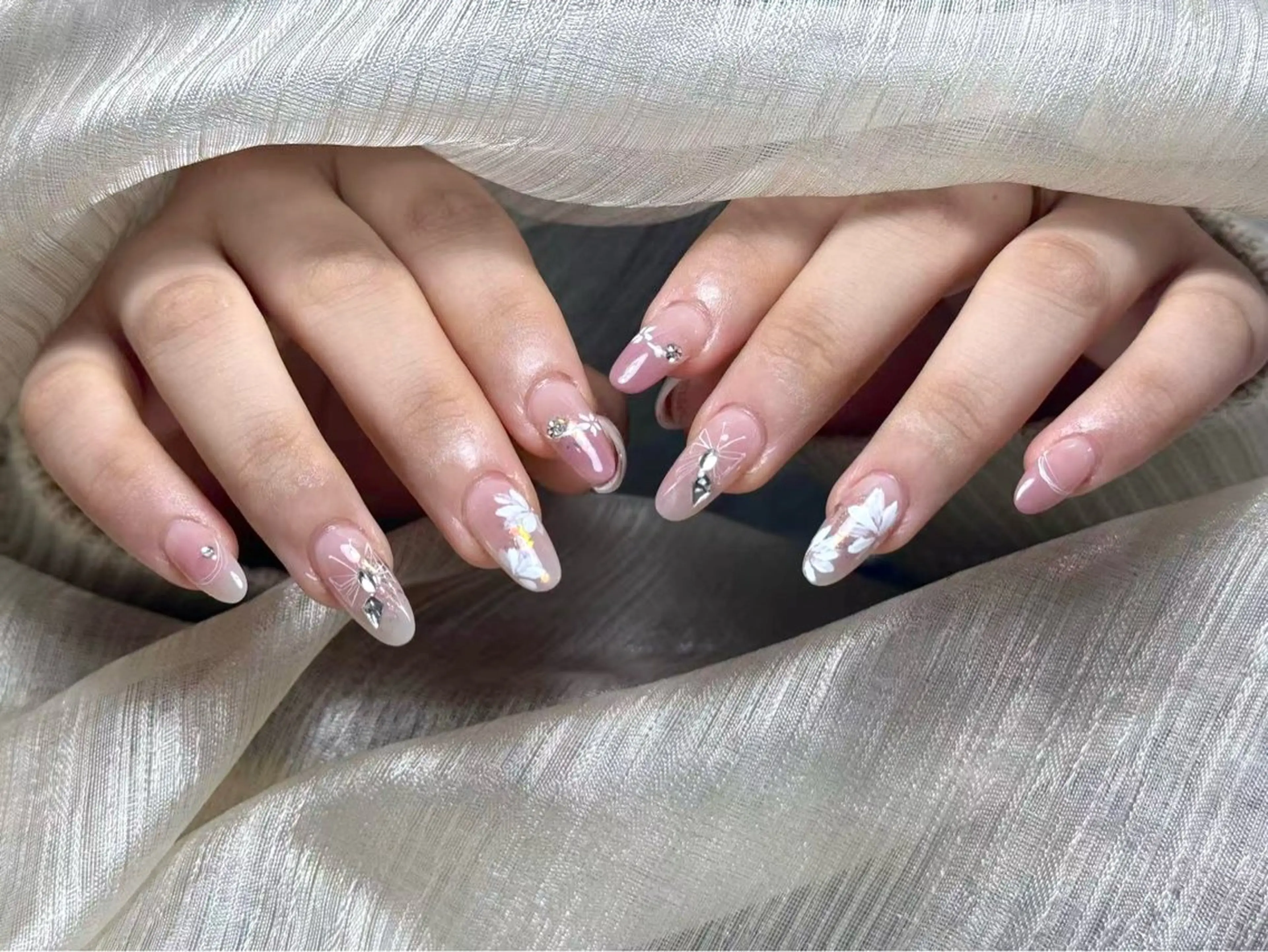 ネイル 長さ出し フレンチネイル グラデーション マグネットネイル マグネットフレンチ ハンドネイル ハンドケア リ サのネイルデザイン