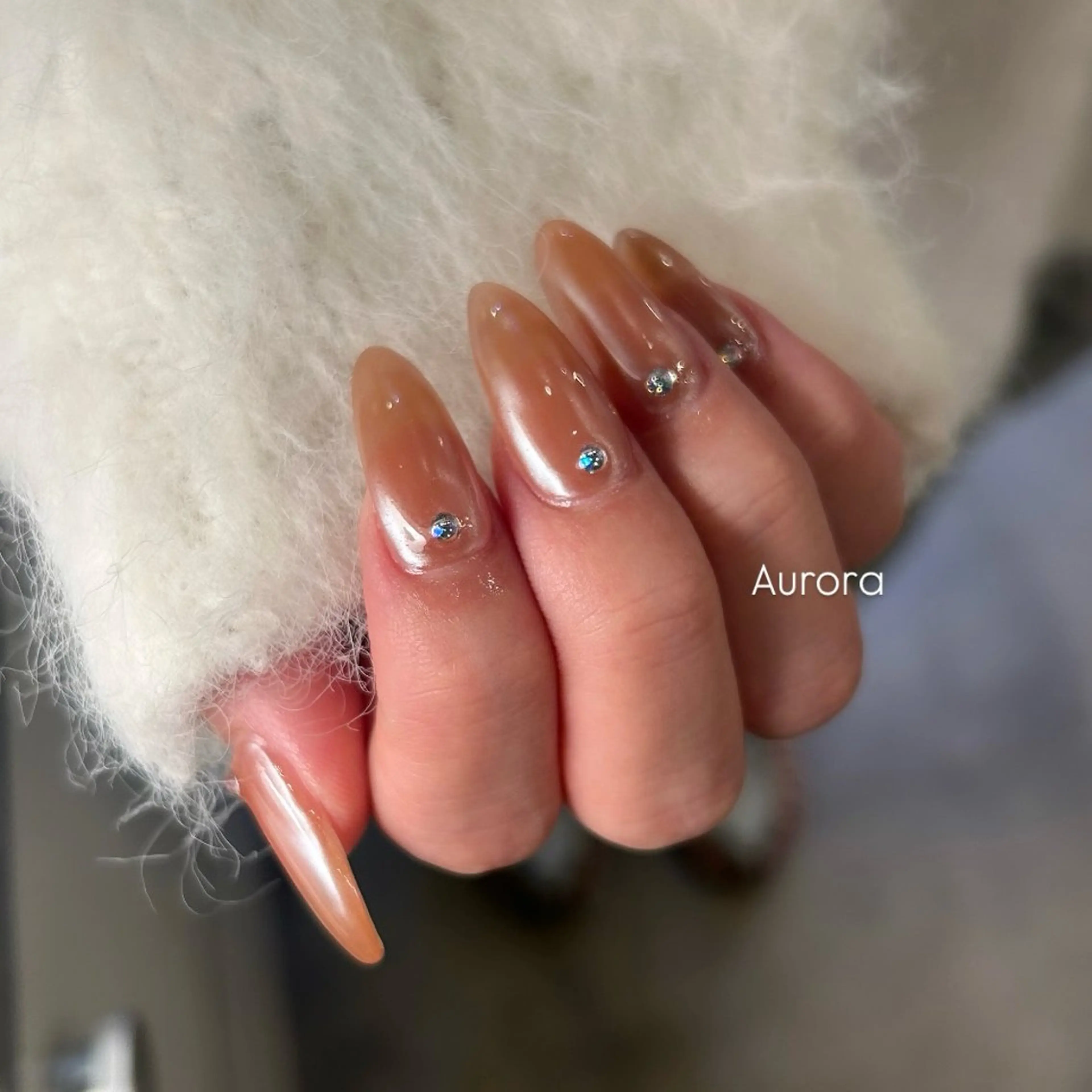 ネイル オーロラネイル Yumi シンプルネイルのネイルデザイン
